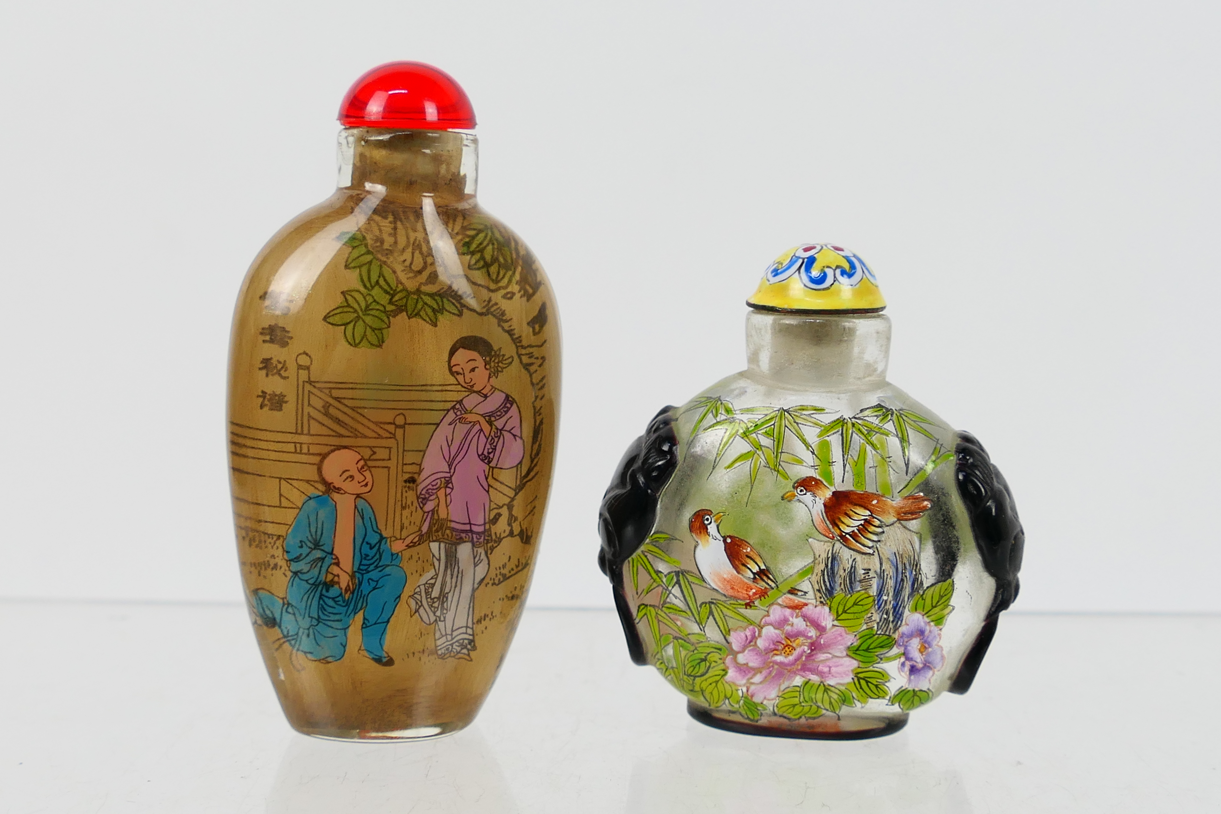 A collection of snuff bottles to include glass, ceramic and other. - Image 13 of 14