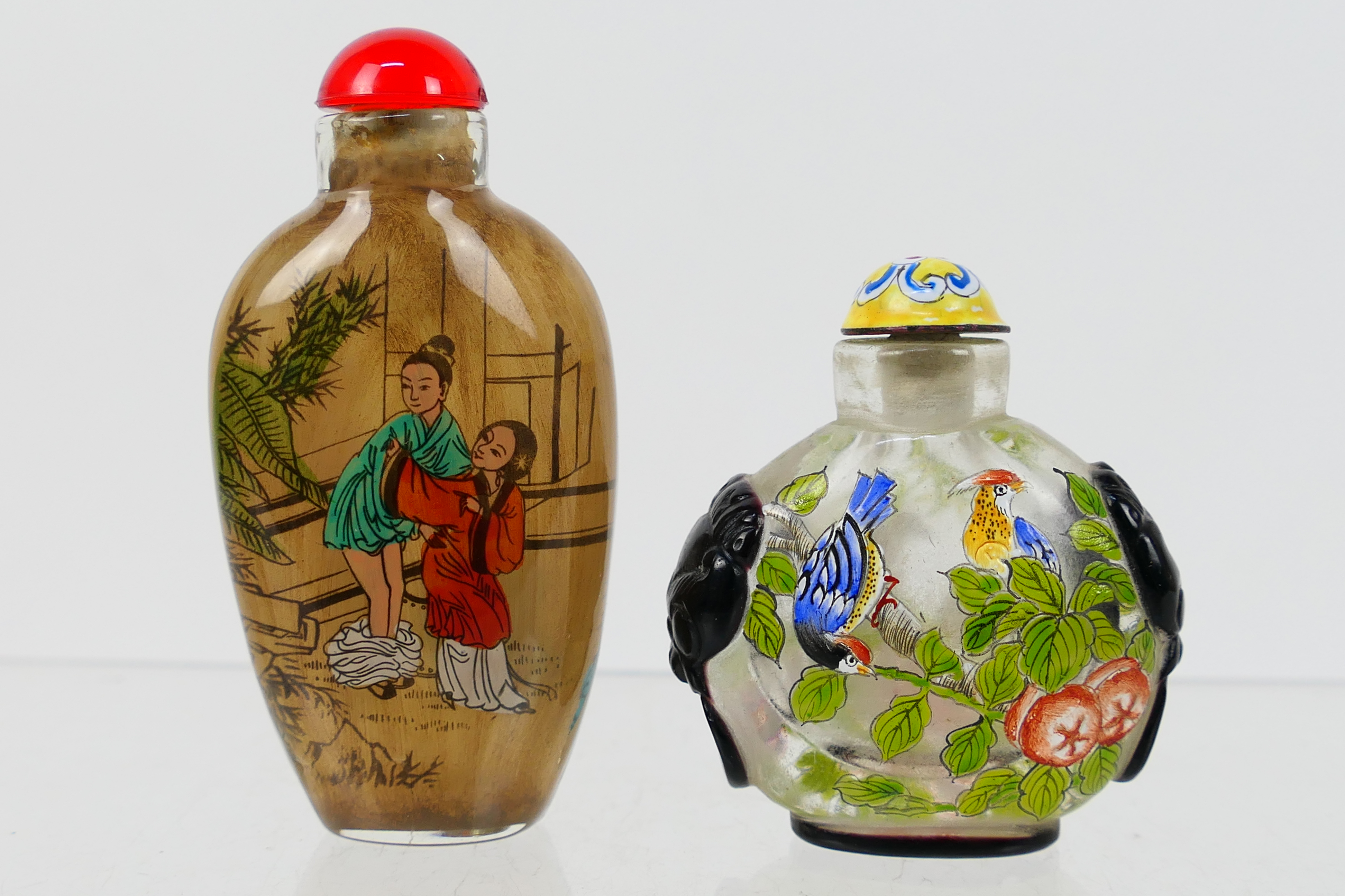 A collection of snuff bottles to include glass, ceramic and other. - Image 12 of 14