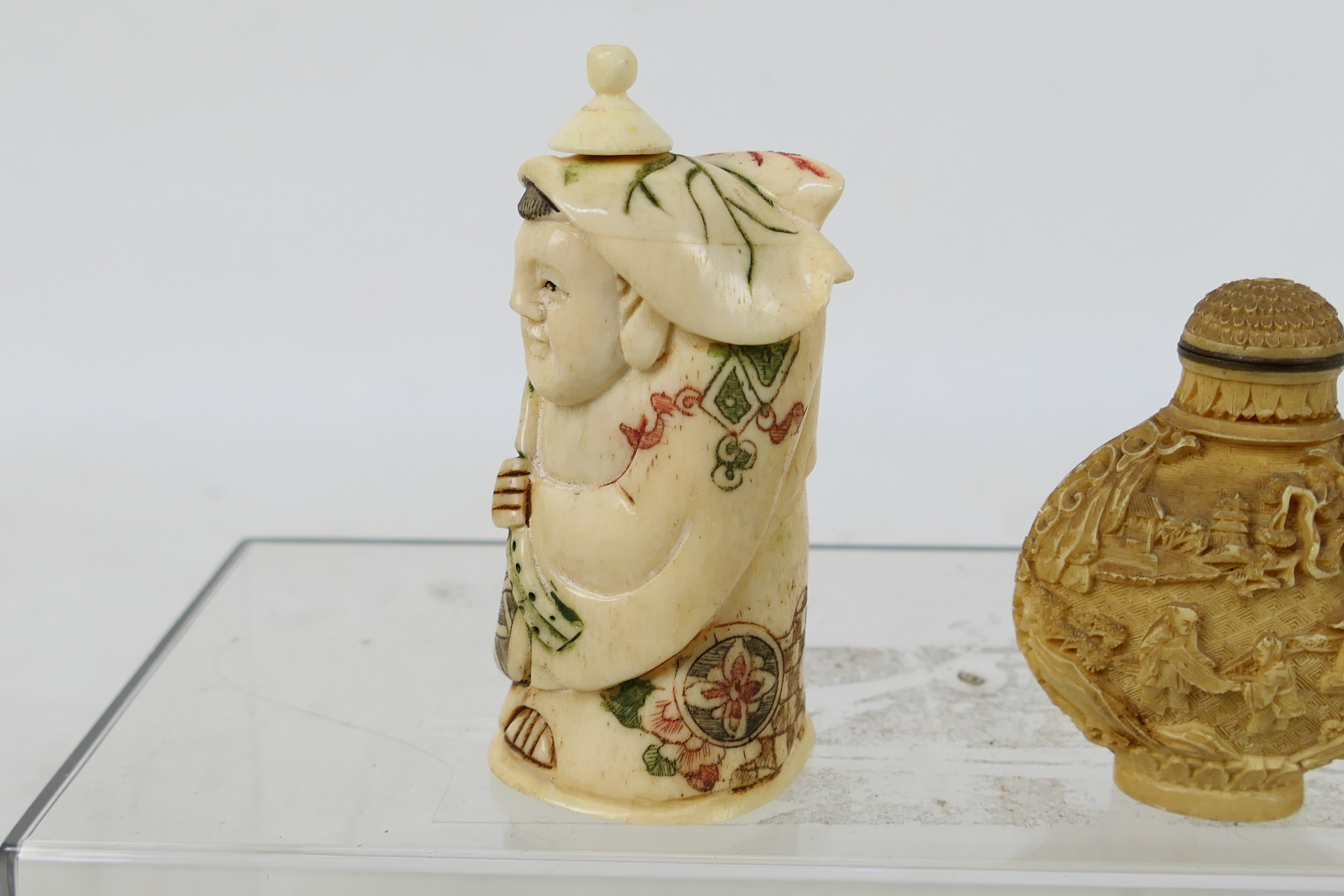 A carved bone snuff bottle in the form of a sage, 9 cm (h) and one other. - Image 4 of 7