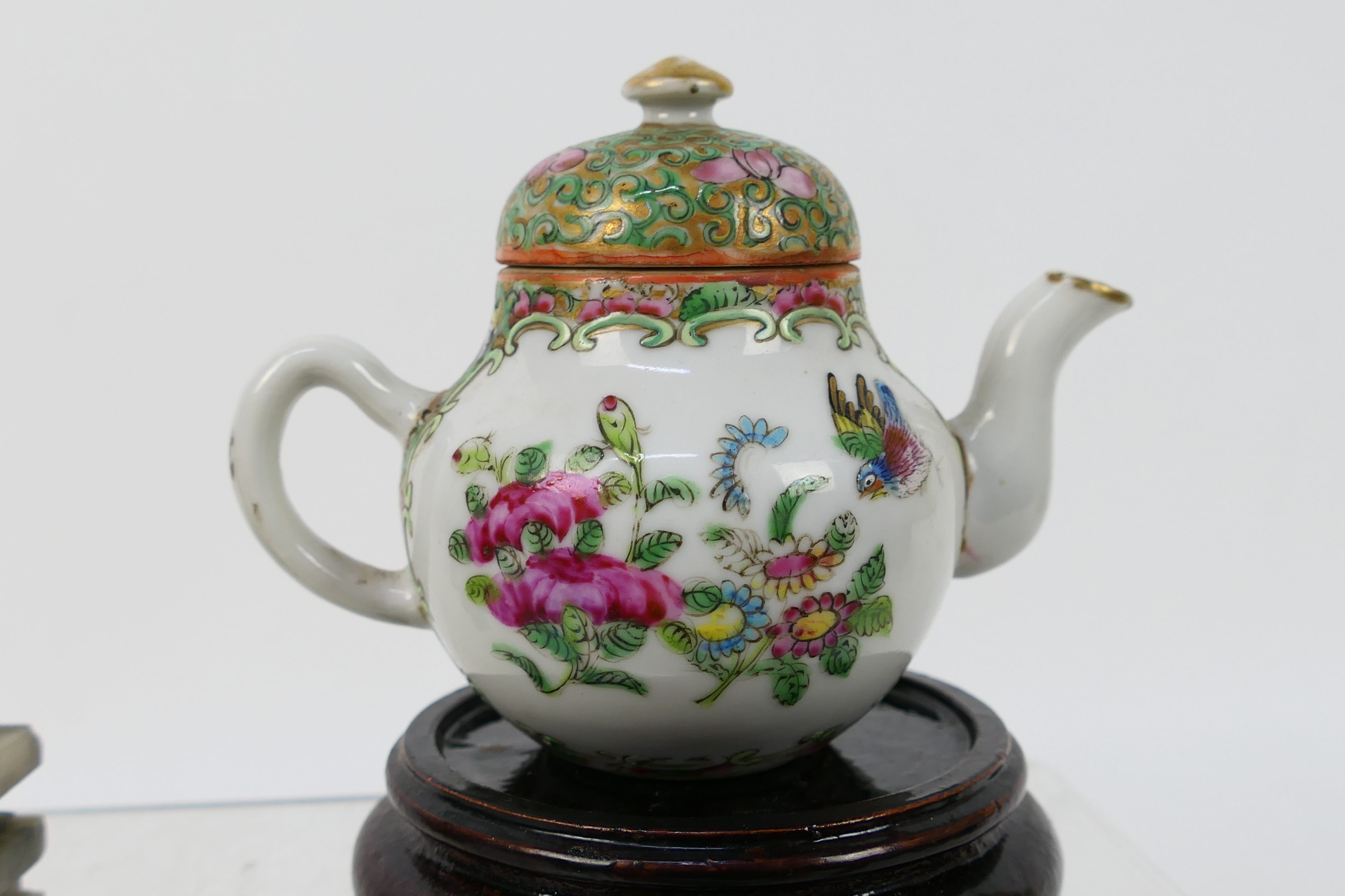 A group of Asian items to include soapstone seal, small ceramic teapot, - Image 6 of 15