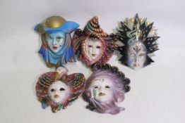 5 x ceramic face masks - Face masks consist of shell-type patterns and star-type patterns,