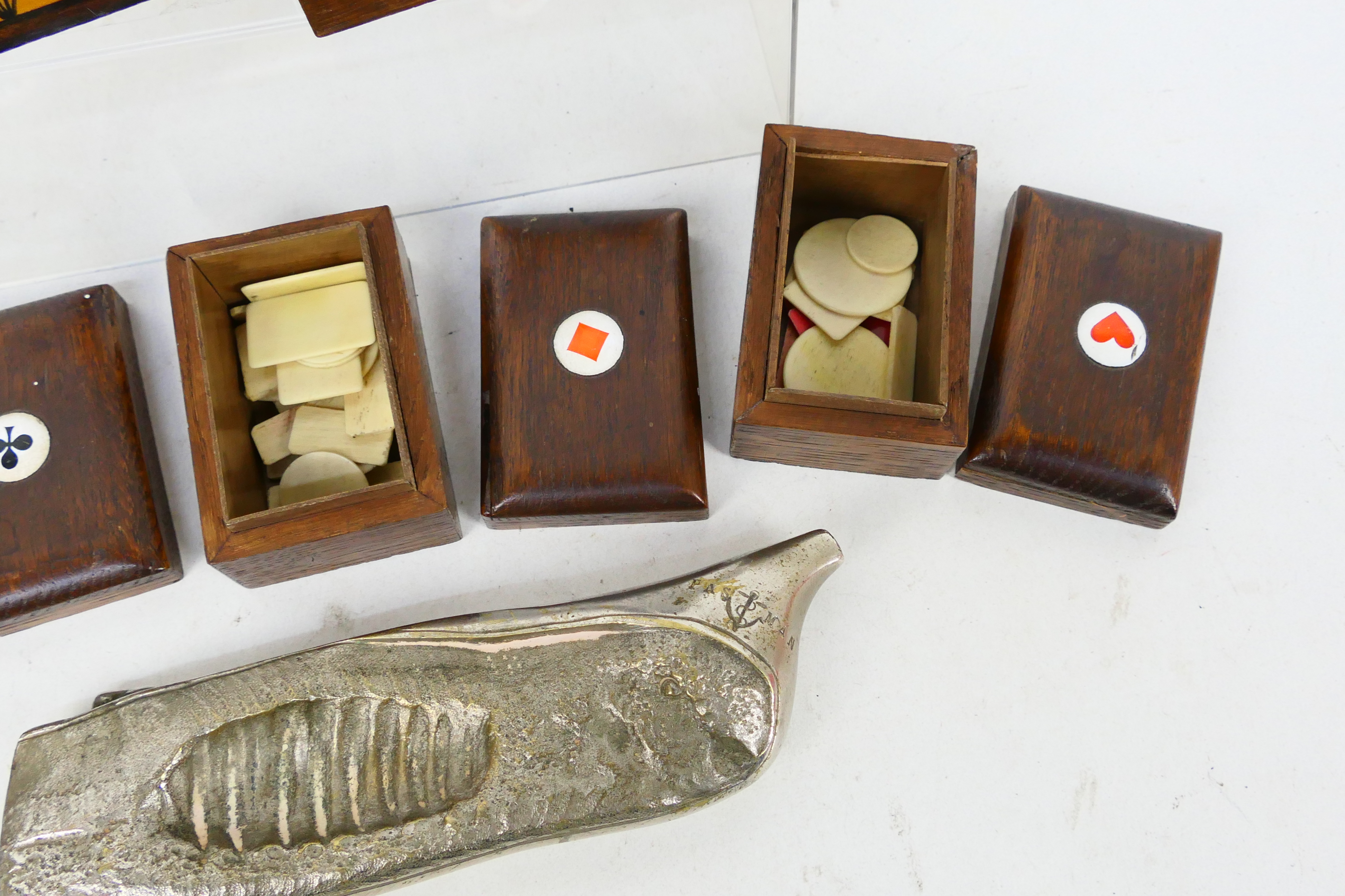 A wooden card box, gaming token boxes with a small quantity of bone and plastic tokens, - Image 5 of 9