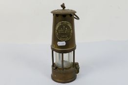 The Protector Lamp & Lighting Co Ltd Type 6 safety lamp, Eccles, 25 cm (h) not including handle.