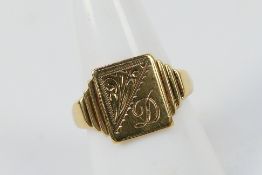 A gentleman's 9ct yellow gold square-shaped signet ring, engraved with initial 'D', size R,