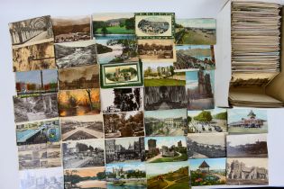 Deltiology - In excess of 500 early to mid-period UK topographical to include real photos,