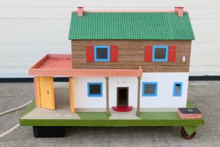 Dolls House - An unmarked and impressive modern style dolls house.