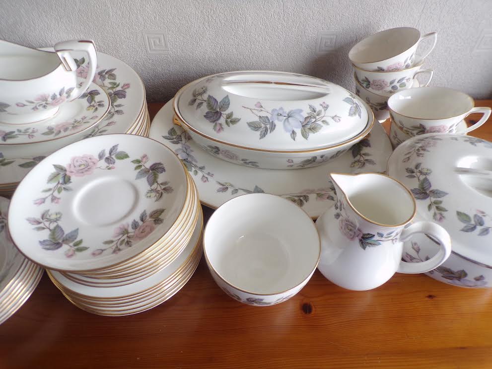 Royal Worcester - A collection of dinner and tea wares in the June Garland pattern, - Image 3 of 8