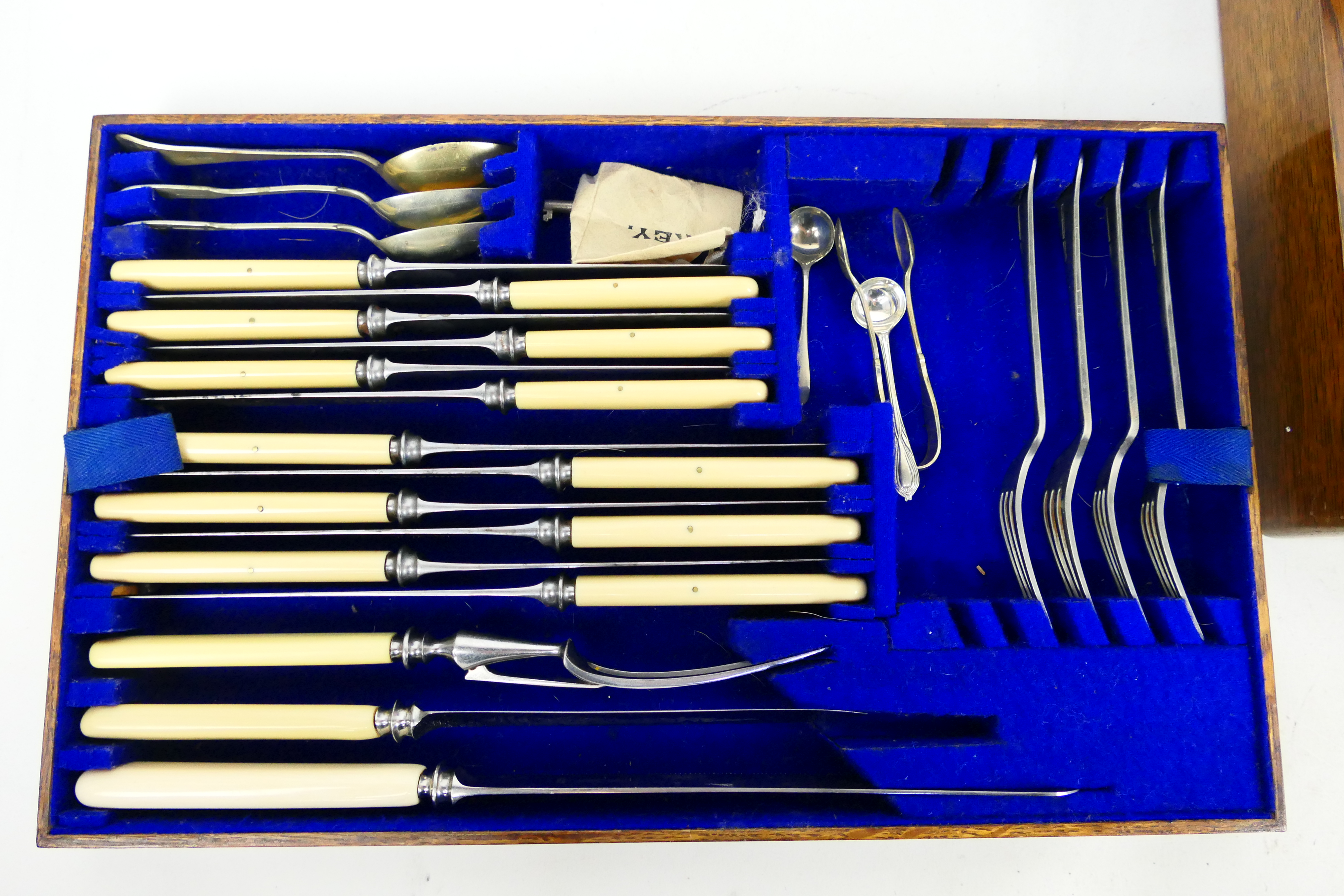 An oak cased canteen of cutlery. - Image 3 of 6