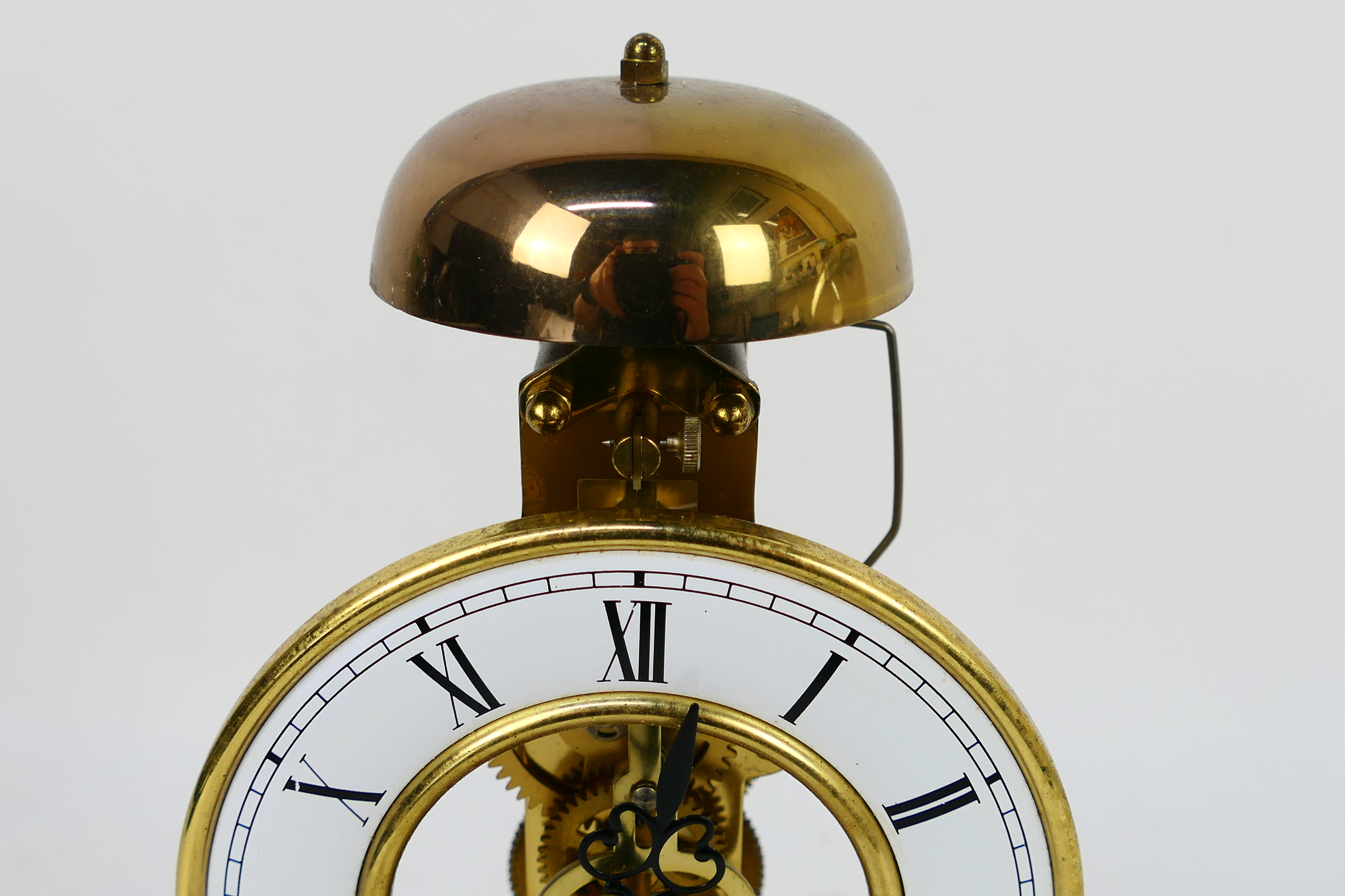 A President skeleton clock with Roman numeral chapter ring, housed under glass dome, 29 cm (h). - Image 3 of 6