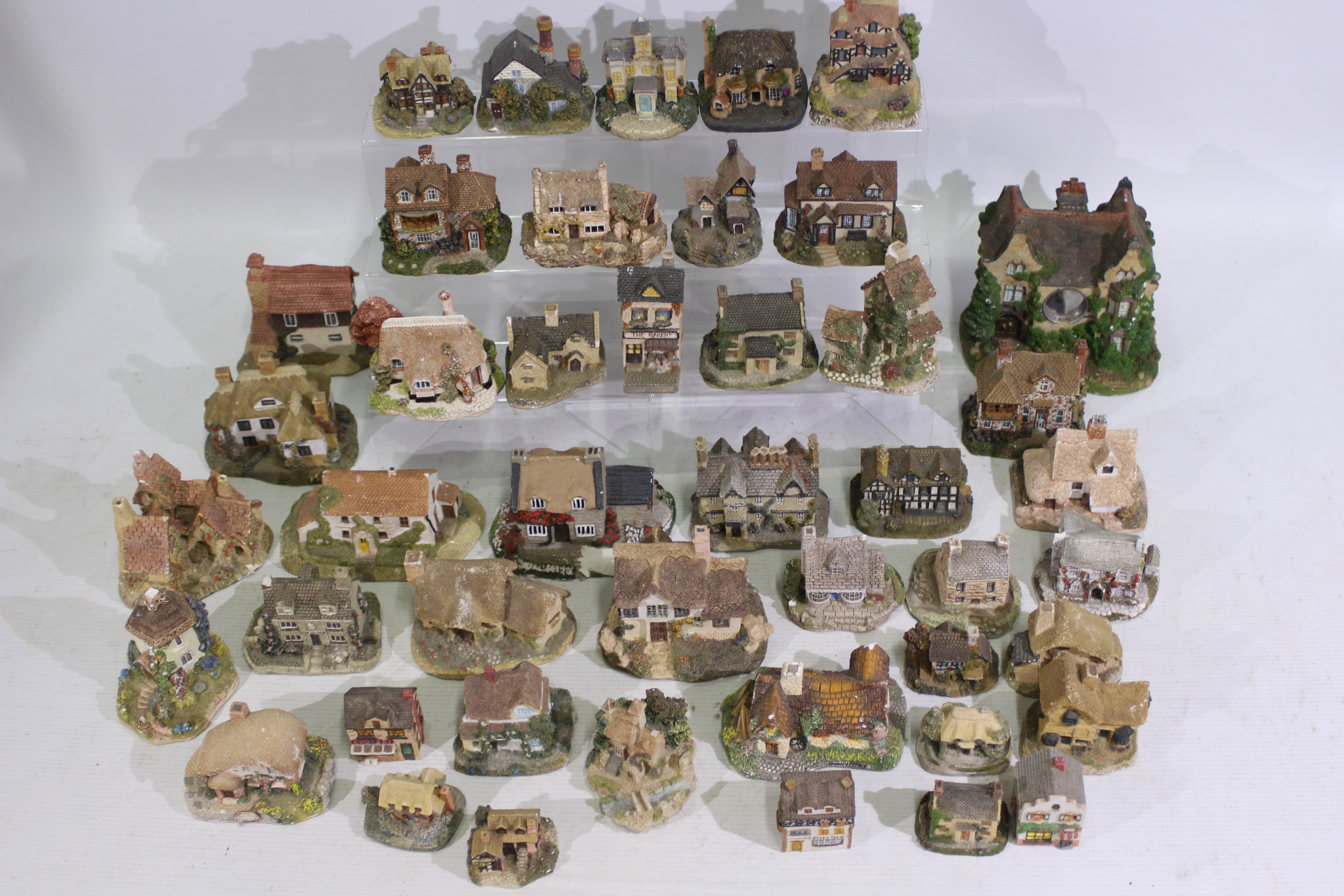 A quantity of model cottages and similar - Image 2 of 6