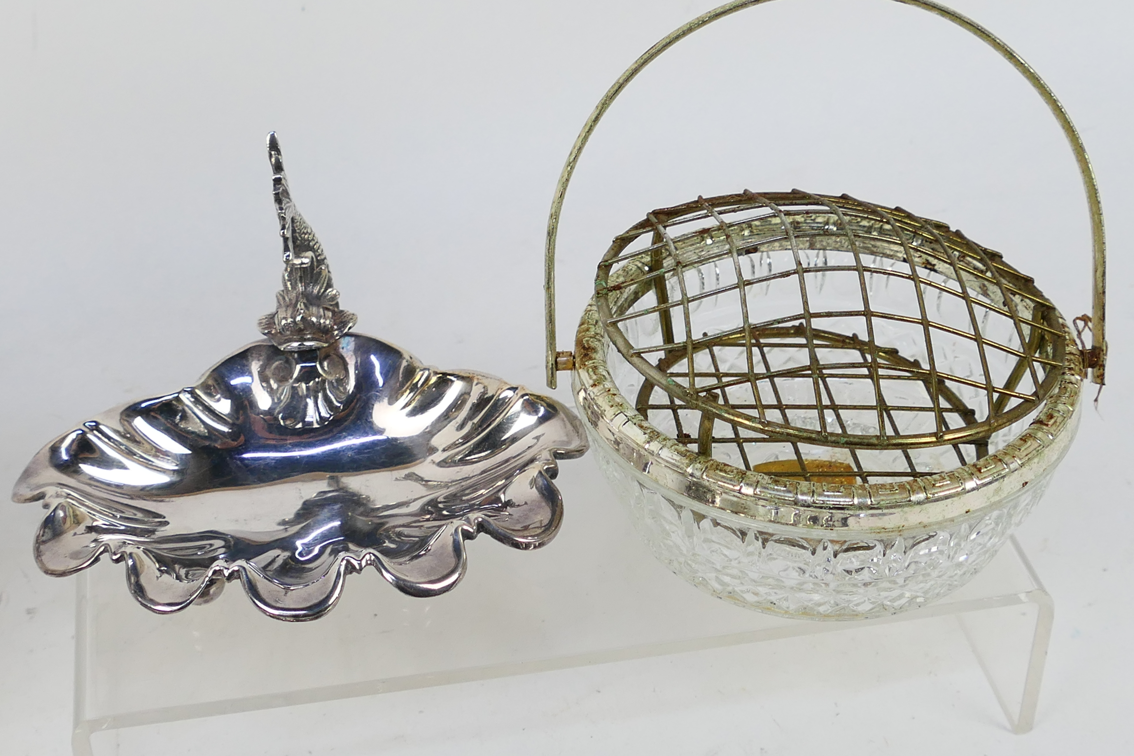 A collection of metal and plated ware to - Image 3 of 9