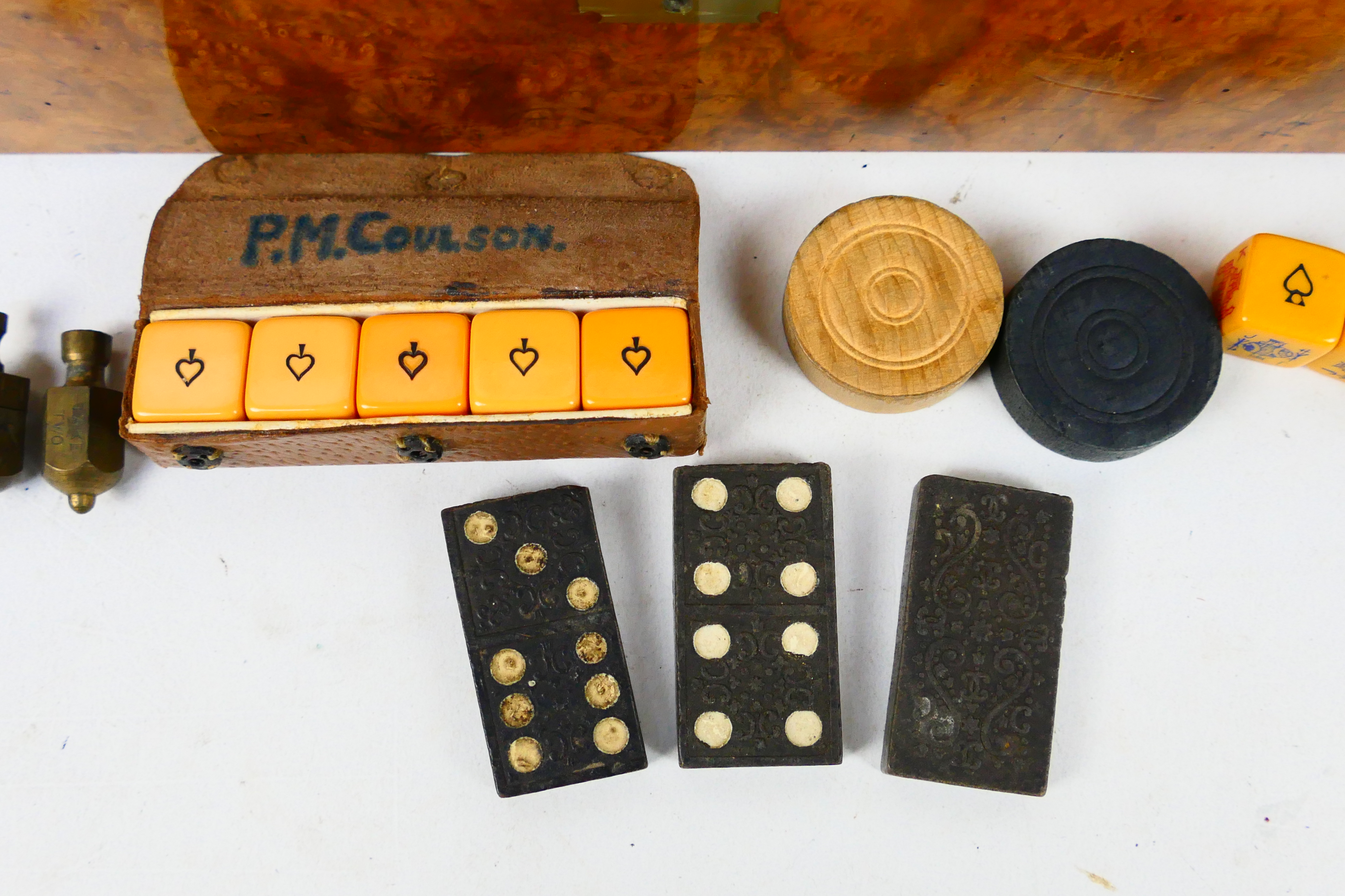 A burr wood veneered games compendium bo - Image 3 of 7