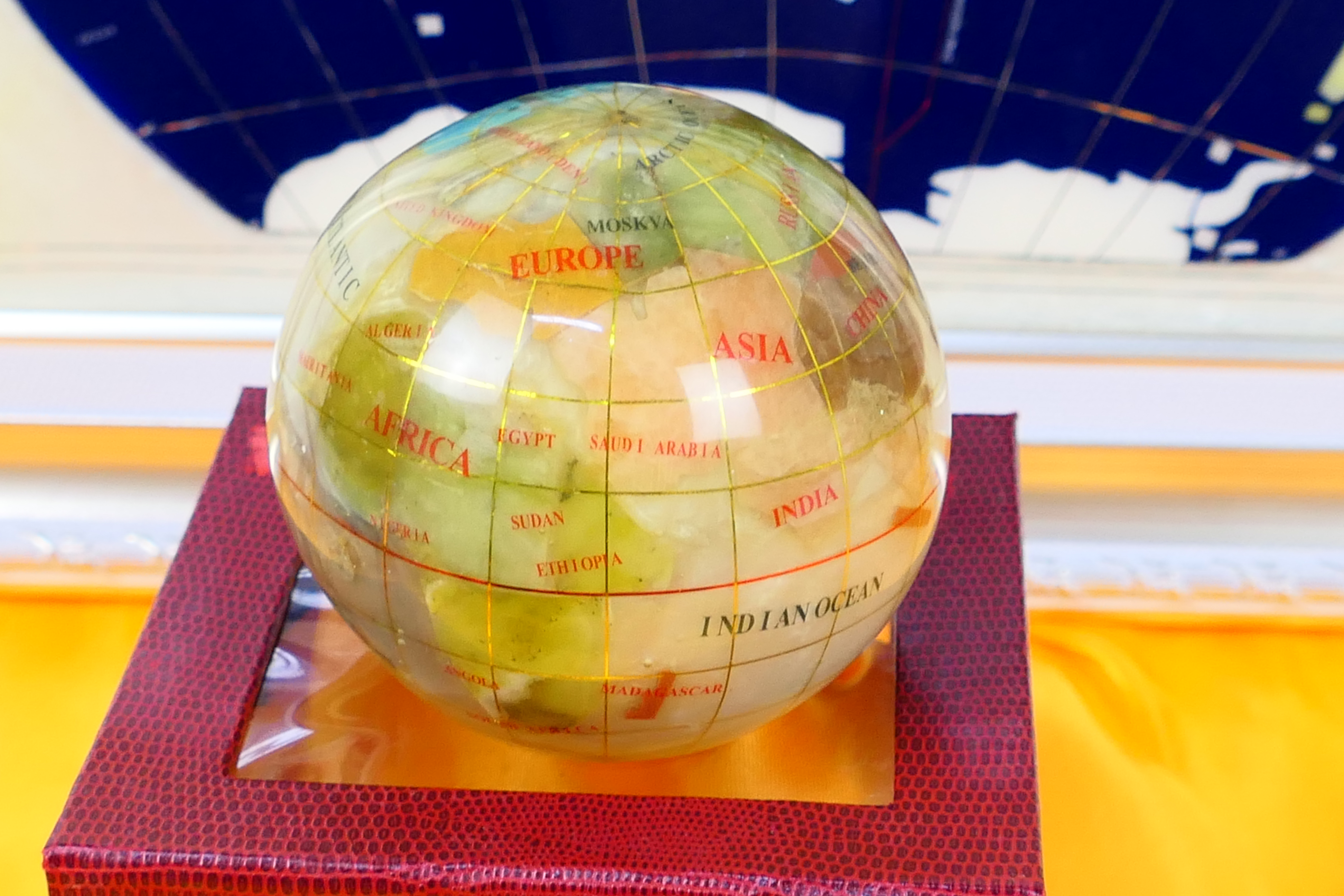 A boxed gemstone terrestrial globe paper - Image 5 of 6