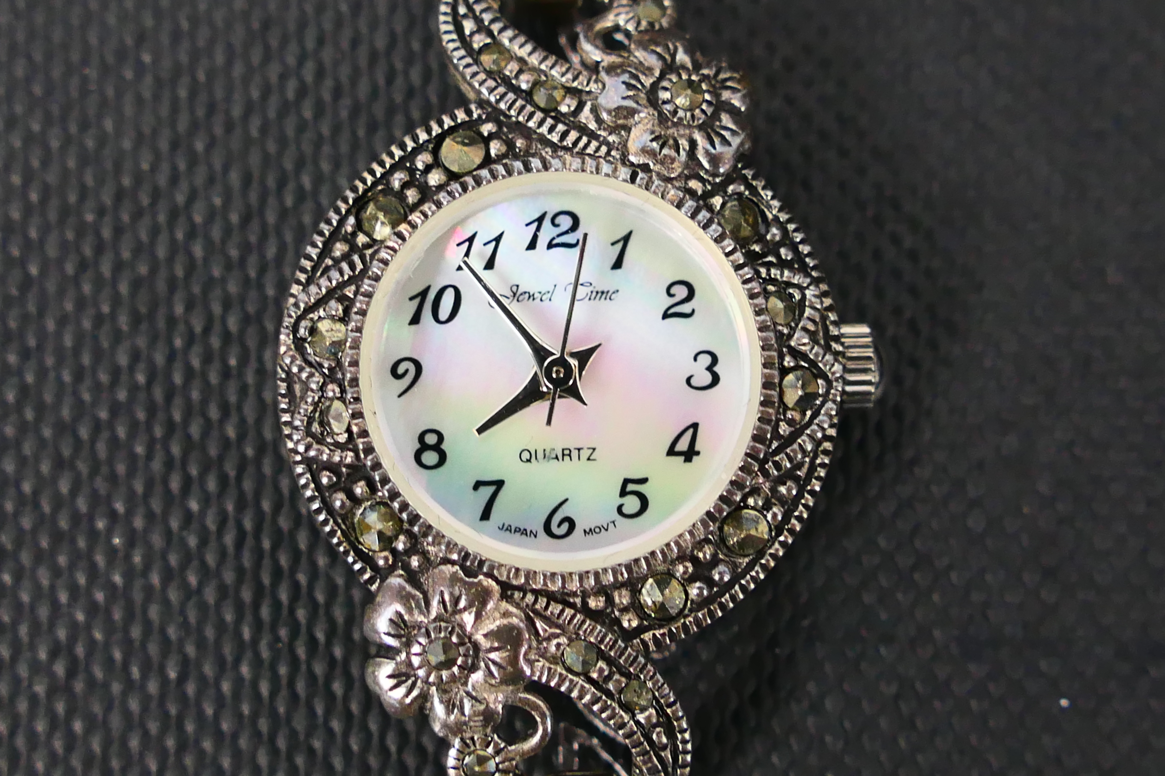 A collection of fashion wrist watches, p - Image 4 of 6