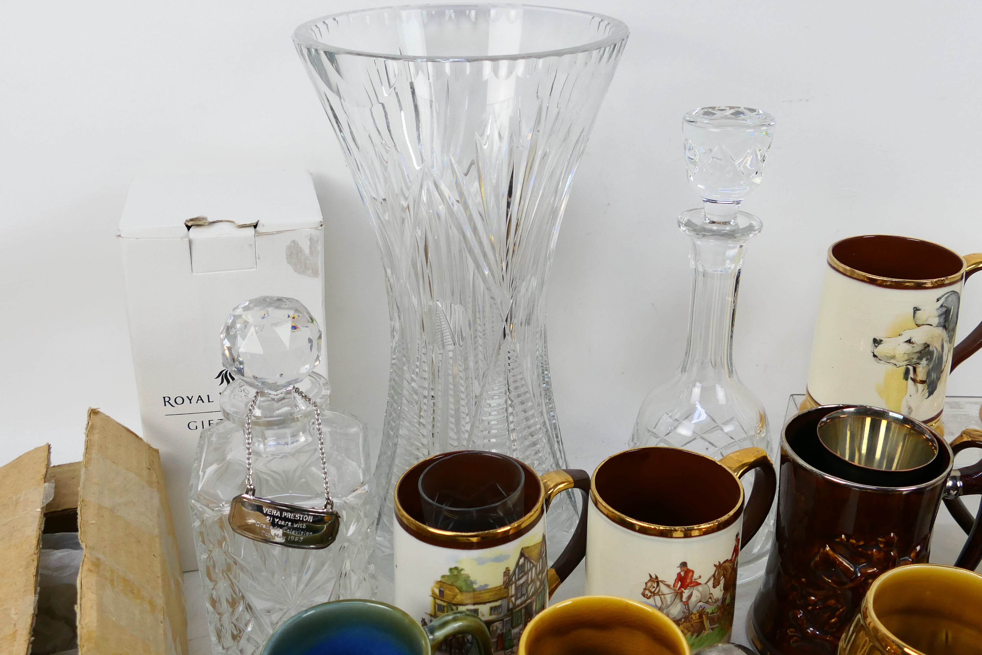 A mixed lot of ceramics and glassware. [ - Image 2 of 5