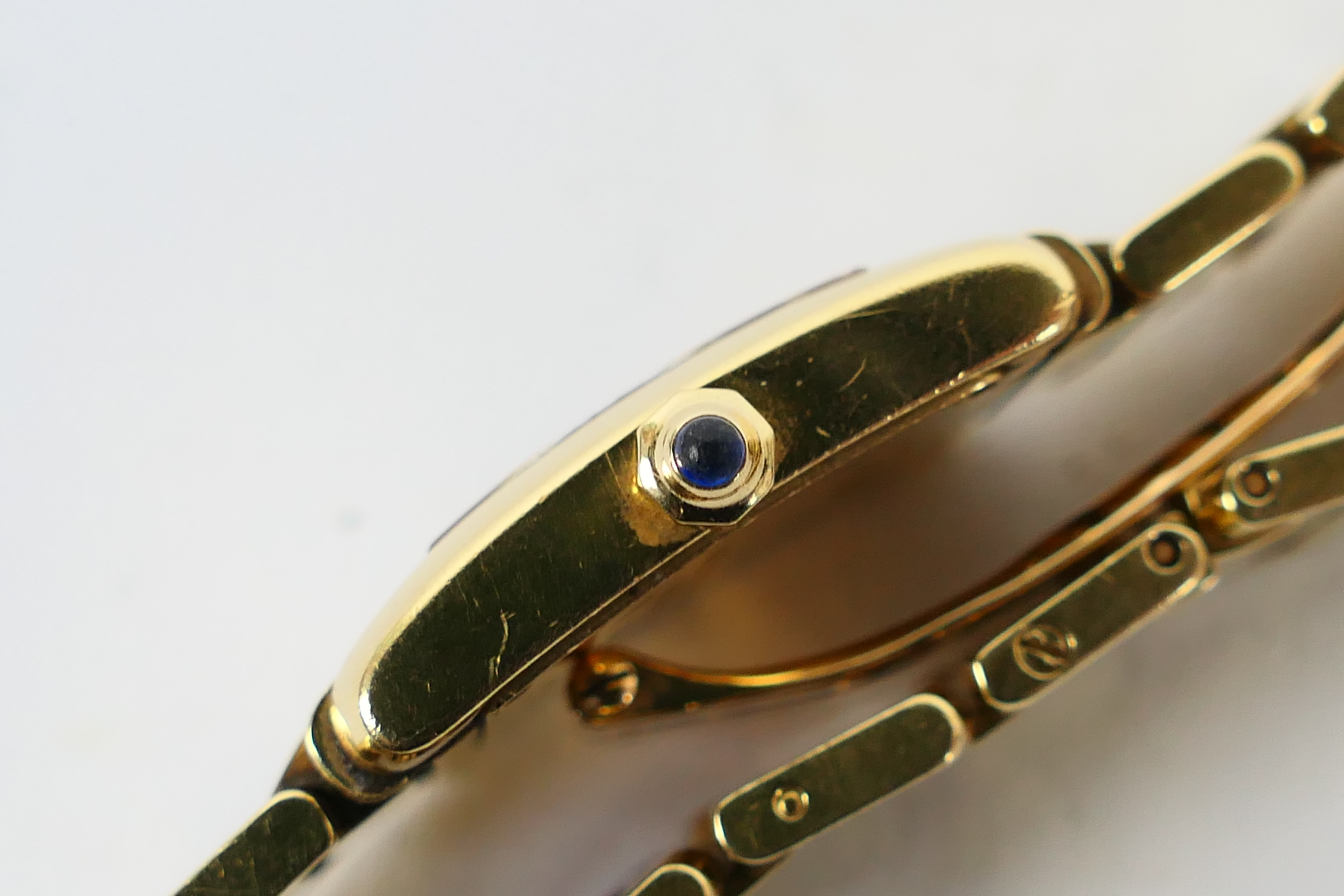 A lady's 18ct yellow gold Cartier Tank F - Image 4 of 13