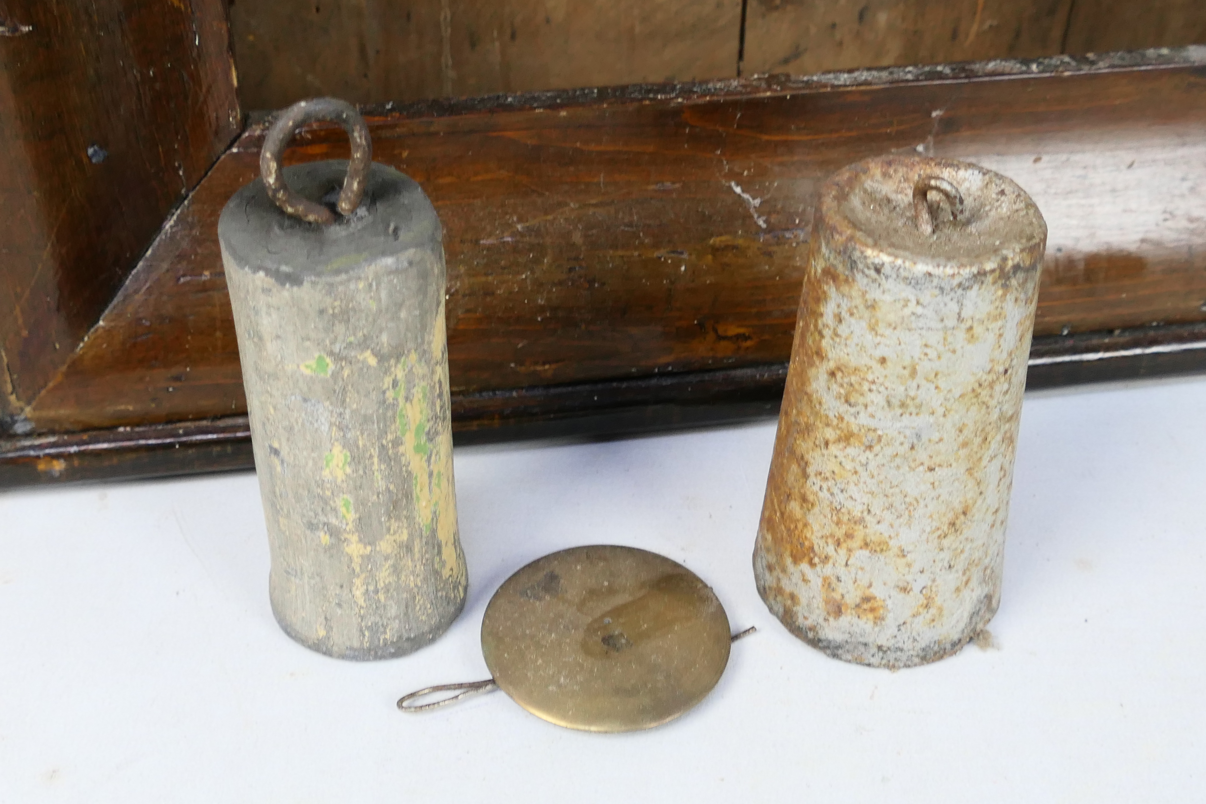 An interesting pair of late 19th century/ early 20th century 30-hour American ogee cased shelf - Image 4 of 10