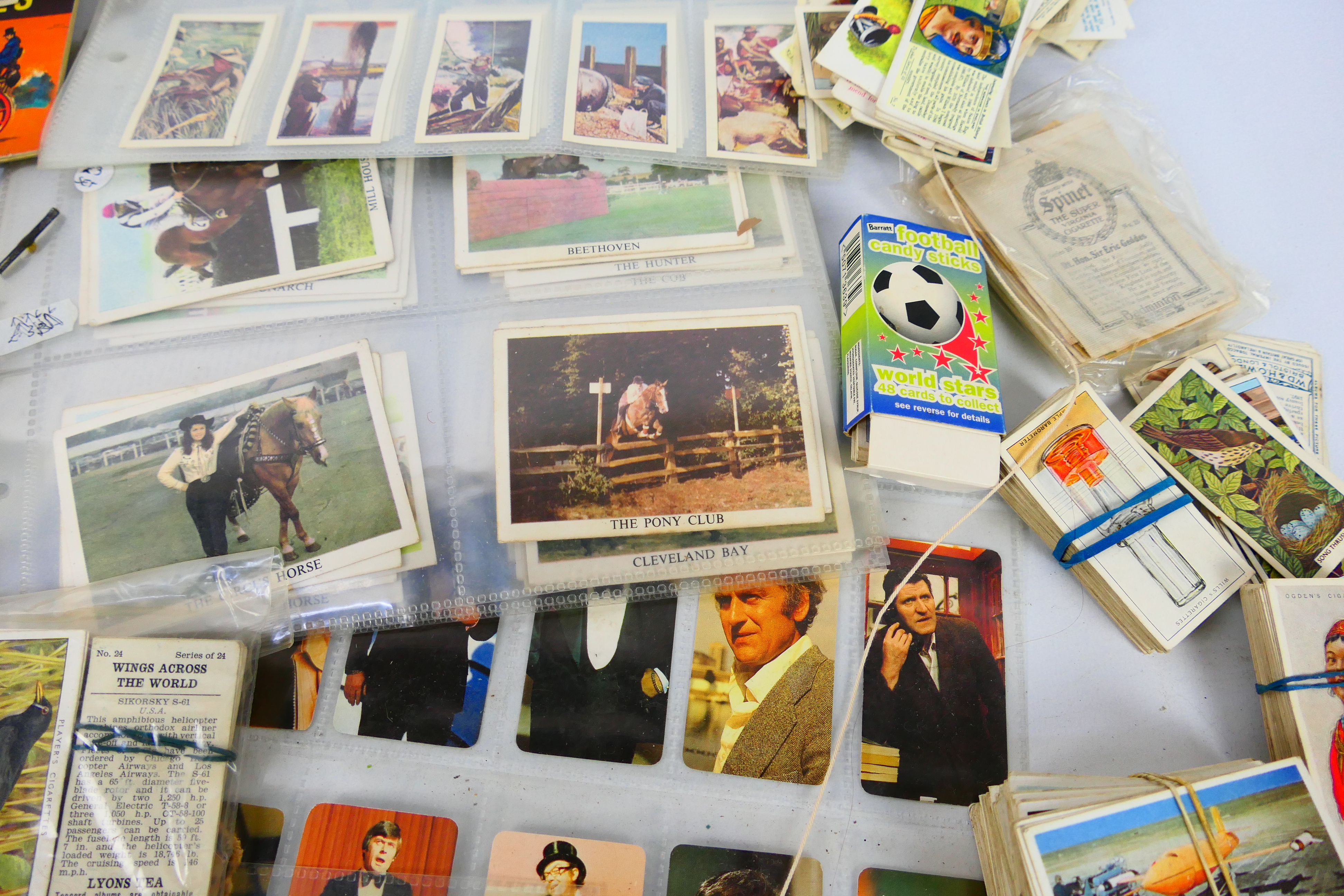 A quantity of cigarette / tea cards / silks, various subjects. - Image 7 of 7