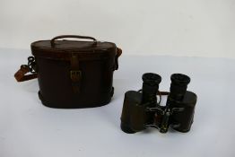Vintage binoculars, the leather case marked Binocular Prismatic No 2, Case Mk I.