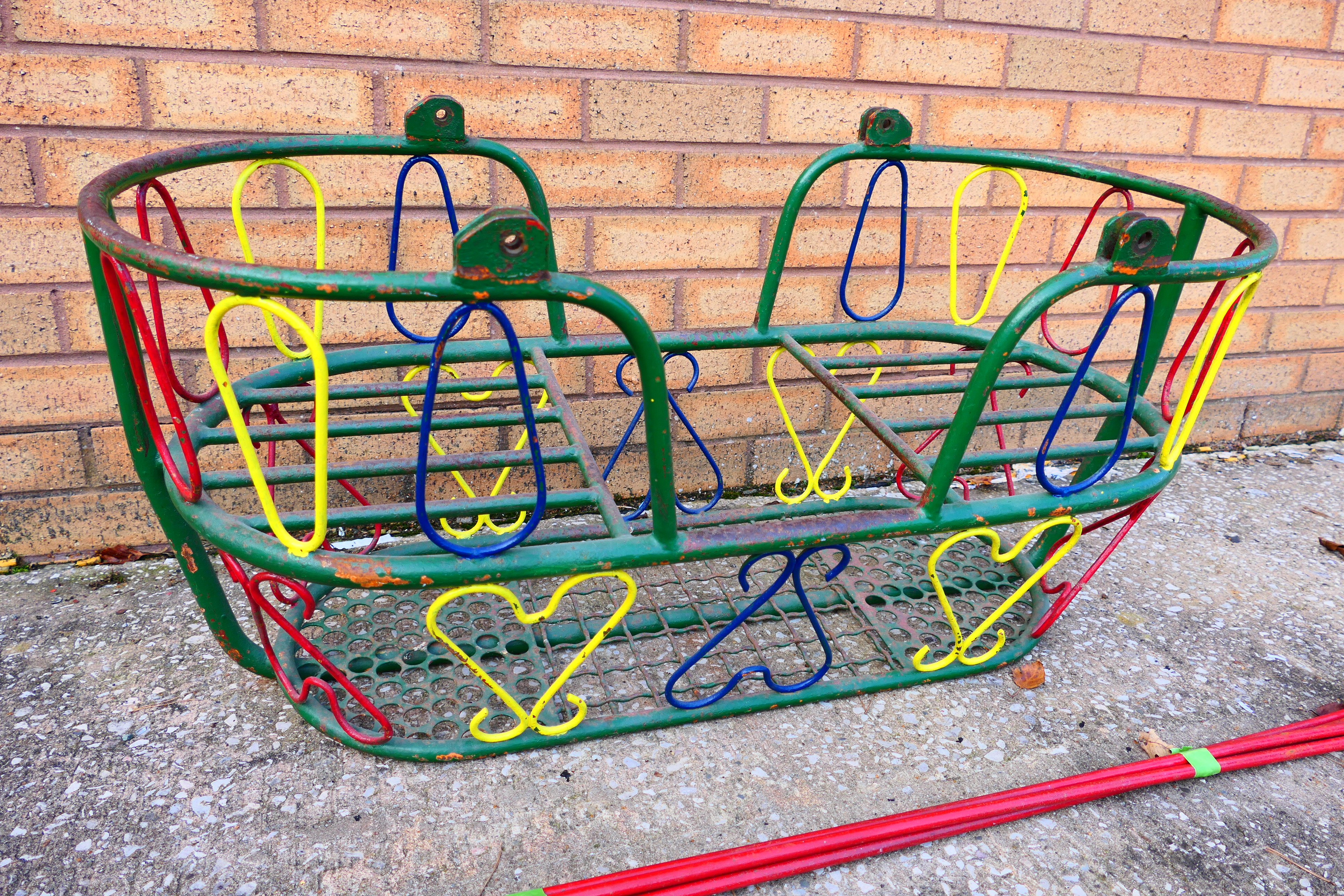 A vintage face to face, children's garden swing, polychrome decoration, - Image 3 of 6