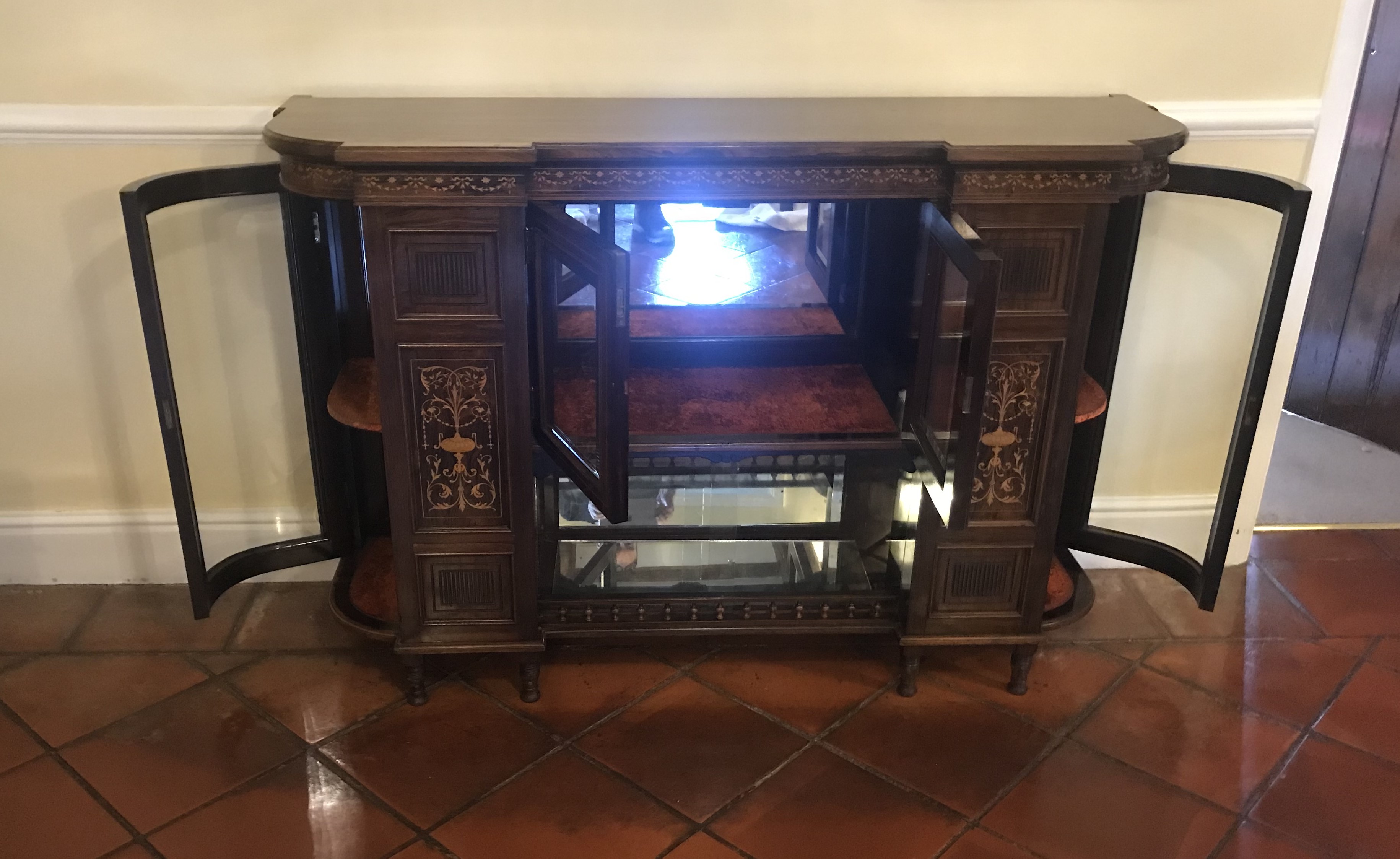 A good quality inverted breakfront credenza with inlaid decoration, - Image 2 of 8