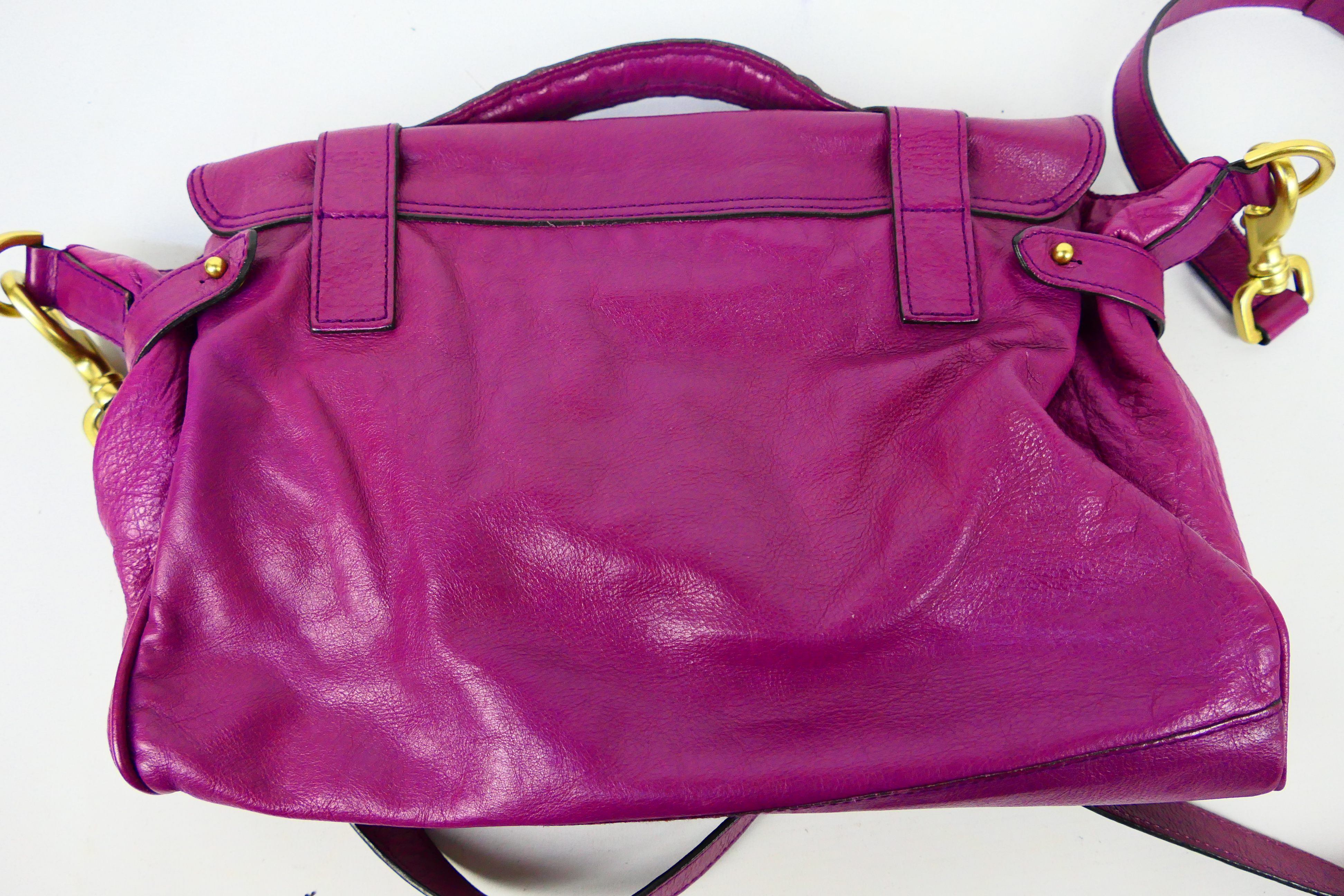 Mulberry - A raspberry Mulberry leather handbag - Handbag has one interior zip pocket and one pouch. - Image 6 of 9