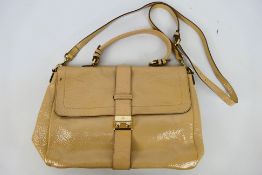 Mulberry - A pebbled beige Mulberry leather shoulder bag - Shoulder bag has one interior zip pocket