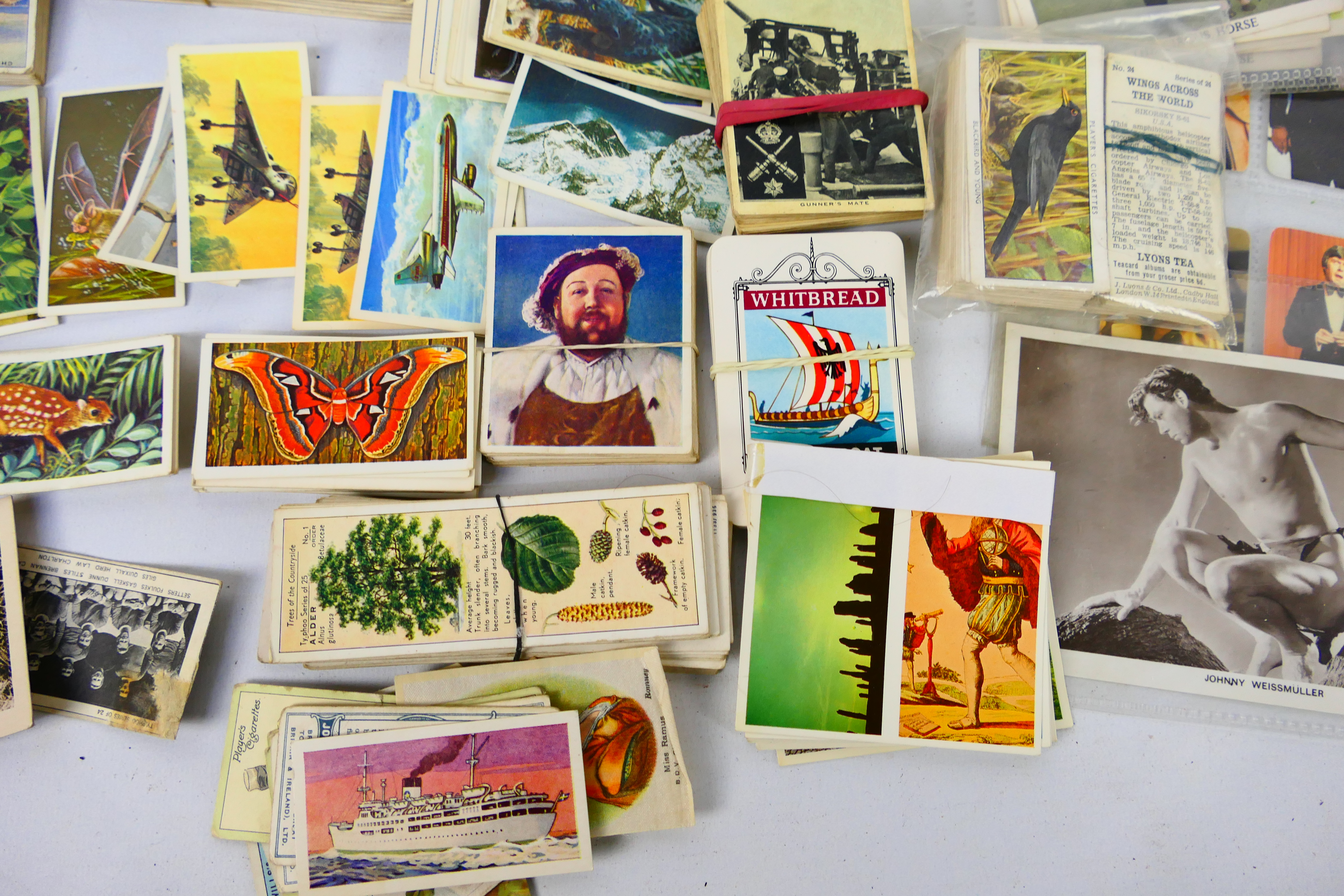 A quantity of cigarette / tea cards / silks, various subjects. - Image 3 of 7