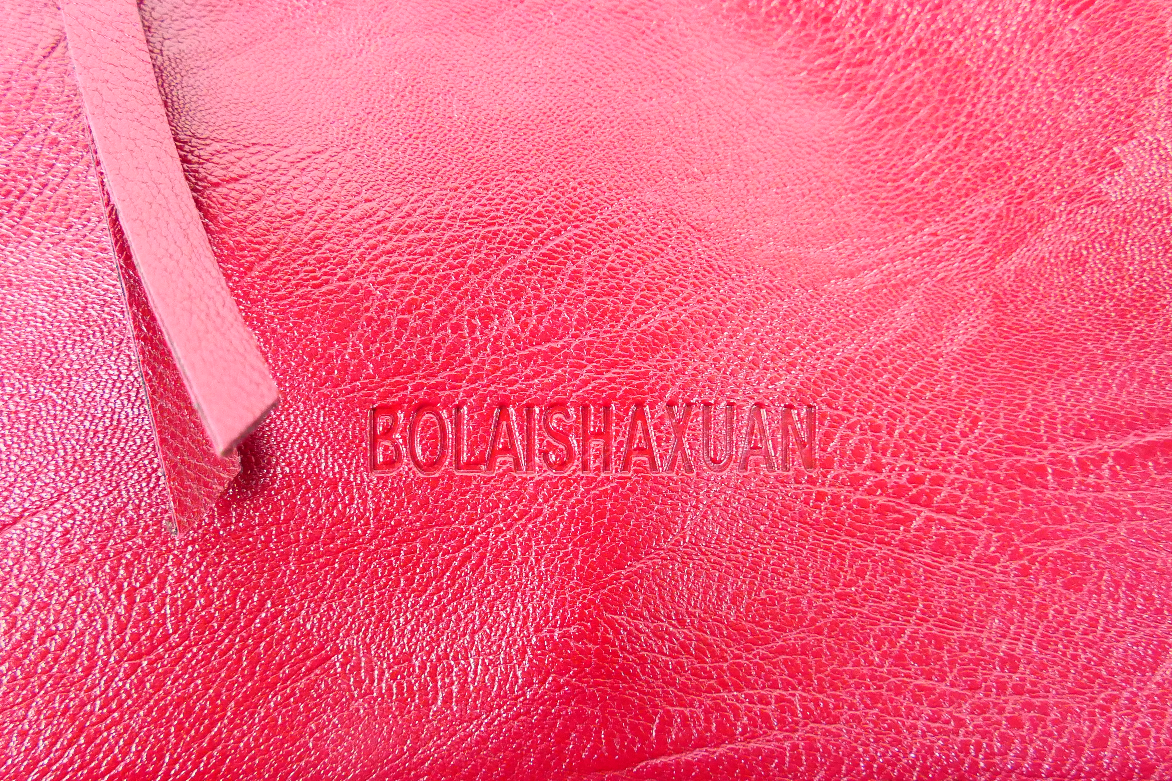 Bolaishauxuan - a deep red Bolaishauxuan - Image 3 of 6