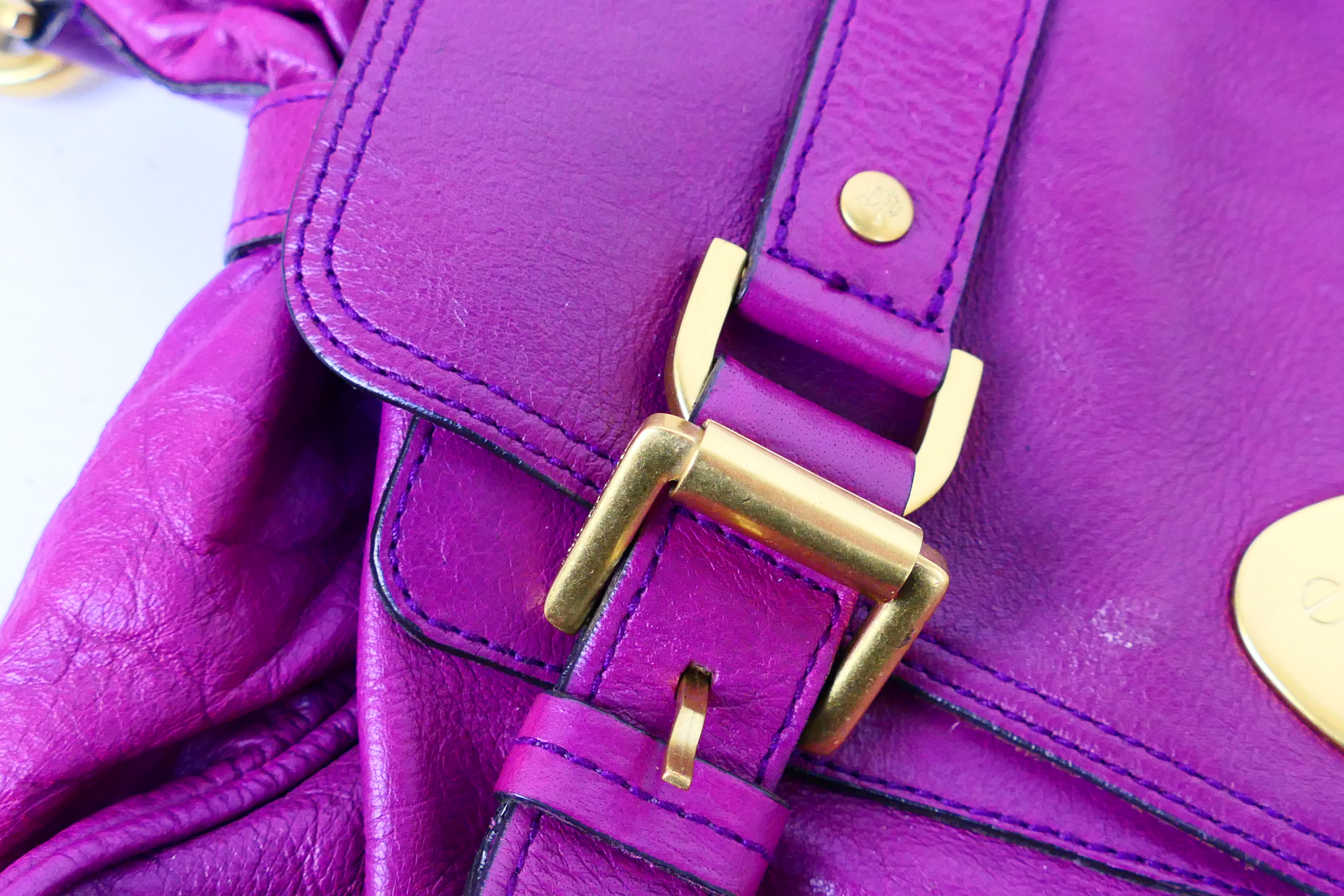 Mulberry - A raspberry Mulberry leather handbag - Handbag has one interior zip pocket and one pouch. - Image 4 of 9