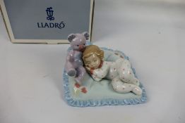 A boxed Lladro group entitled Counting Sheep, # 6790, approximately 14 cm (l).
