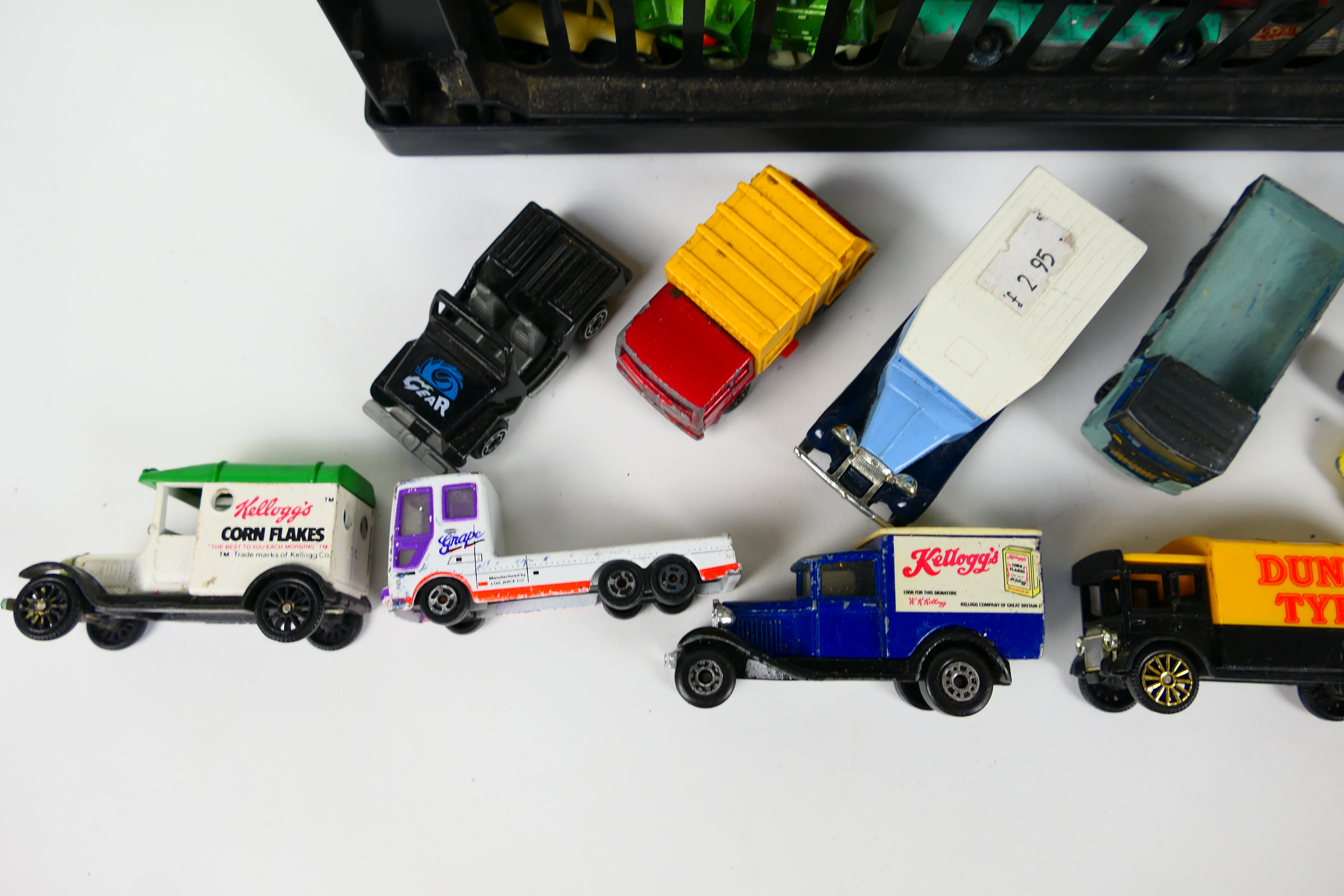 Matchbox - Corgi - Others - An unboxed assortment of playworn diecast model in several scales, - Image 3 of 4