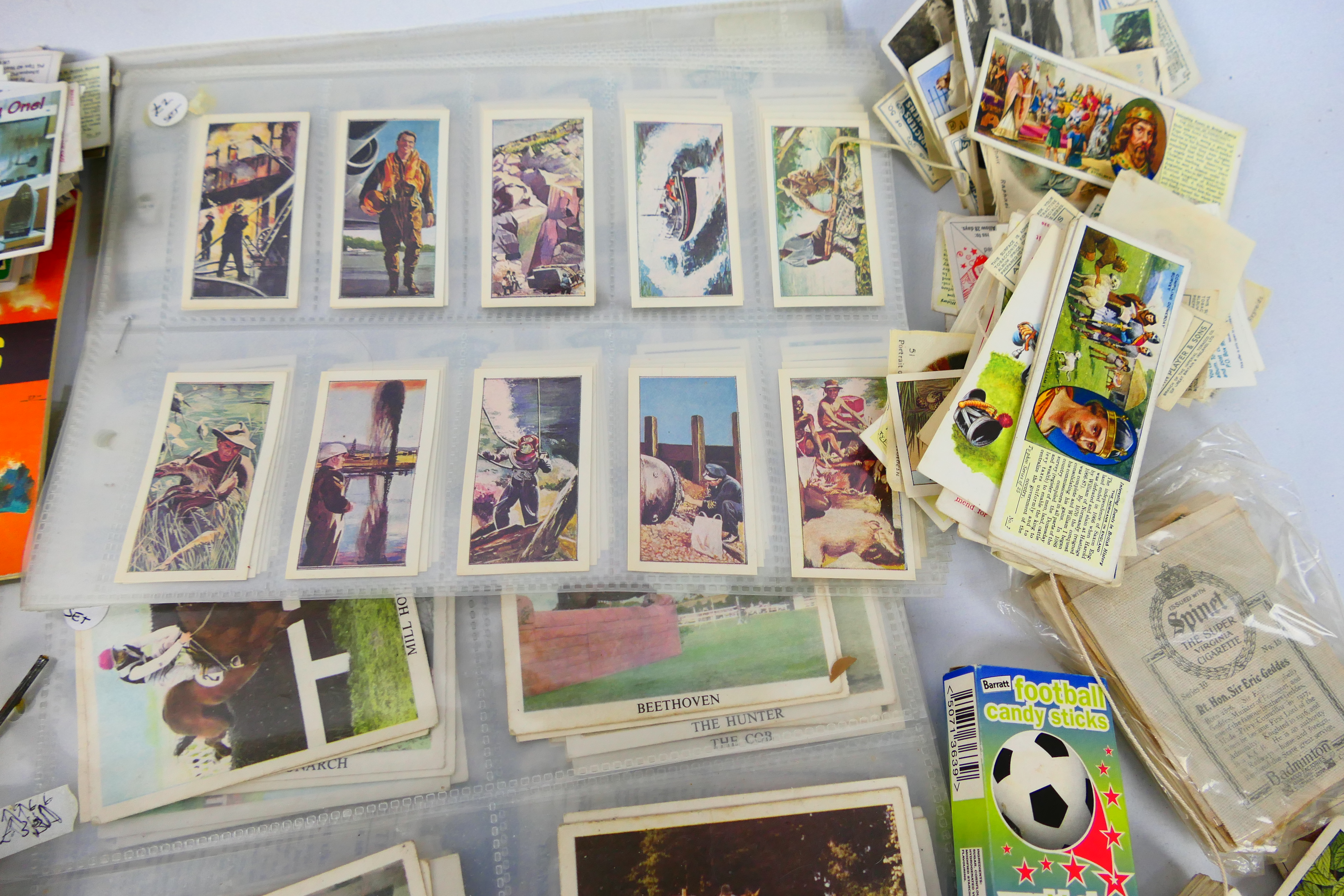 A quantity of cigarette / tea cards / silks, various subjects. - Image 6 of 7