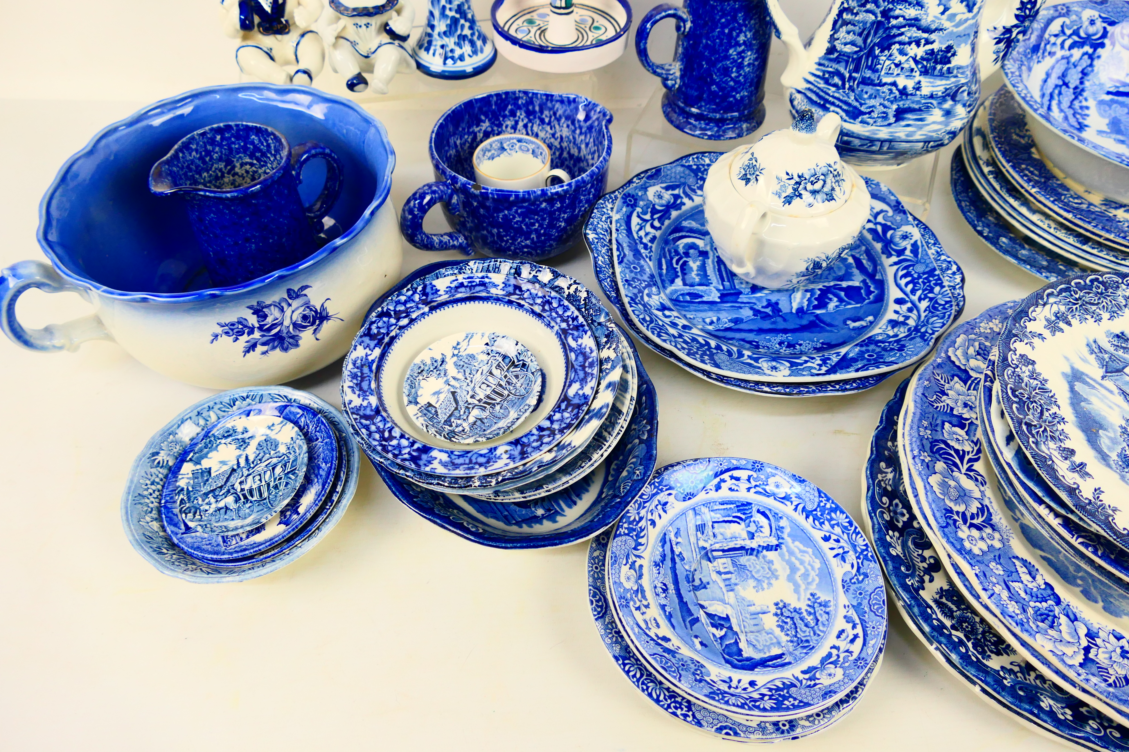A collection of blue and white table wares, in excess of thirty pieces. - Image 4 of 5