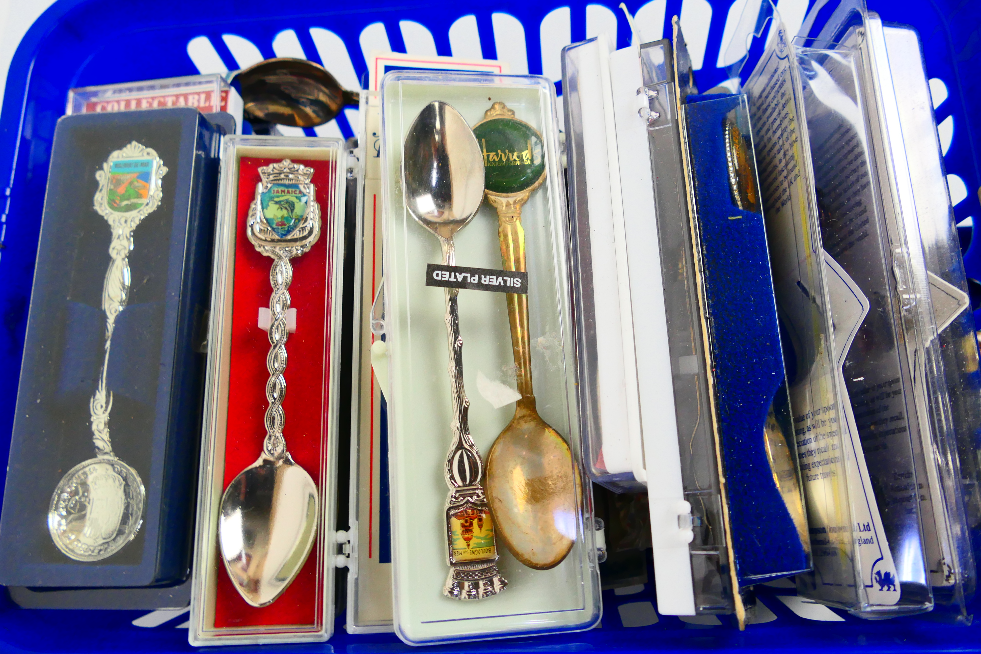 A quantity of collector spoons, - Image 6 of 6