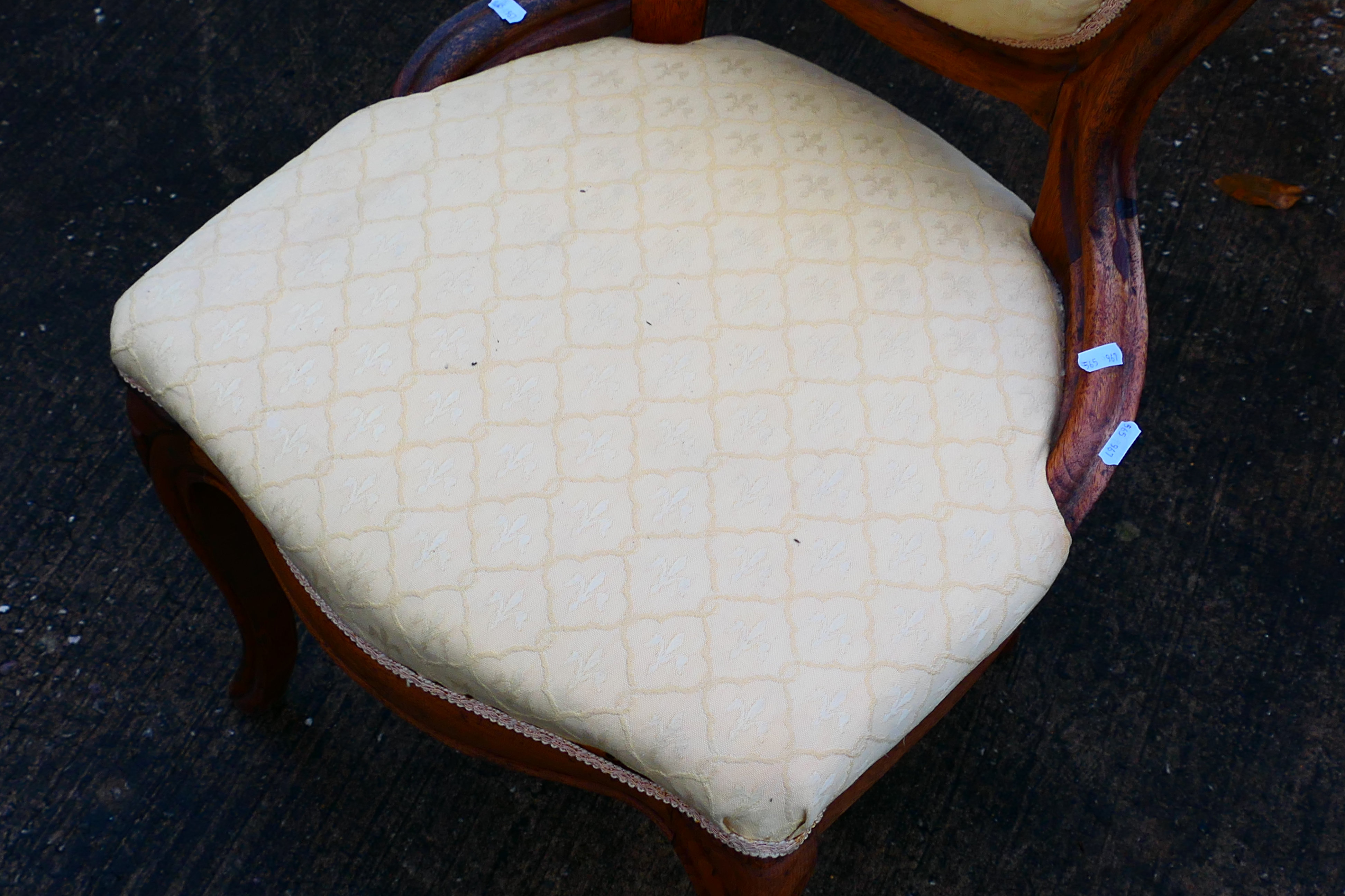 An upholstered bedroom chair with carved decoration of grapes. - Image 5 of 5