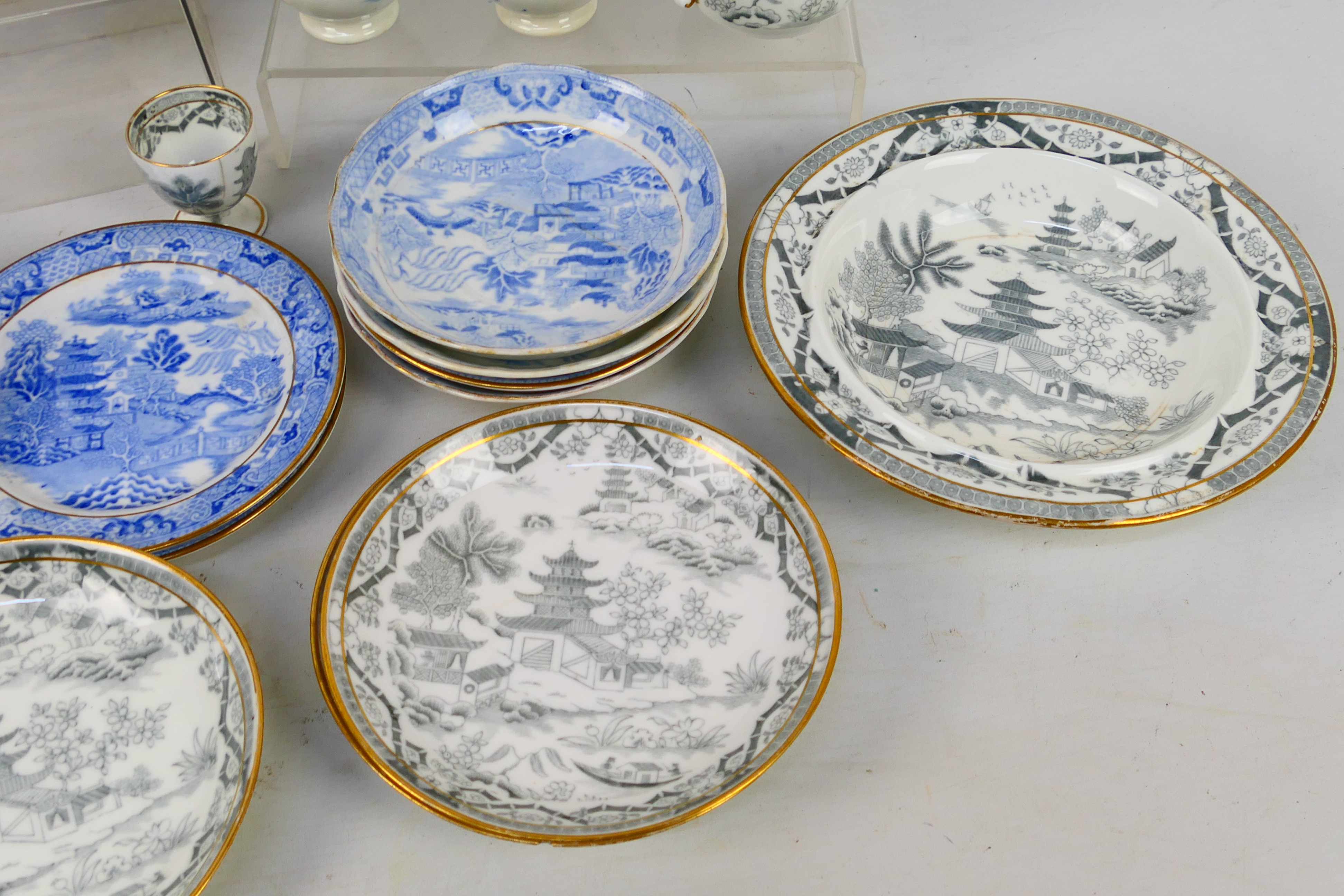 Royal China Works Worcester (Grainger & Co) Willow pattern in grey, - Image 3 of 5