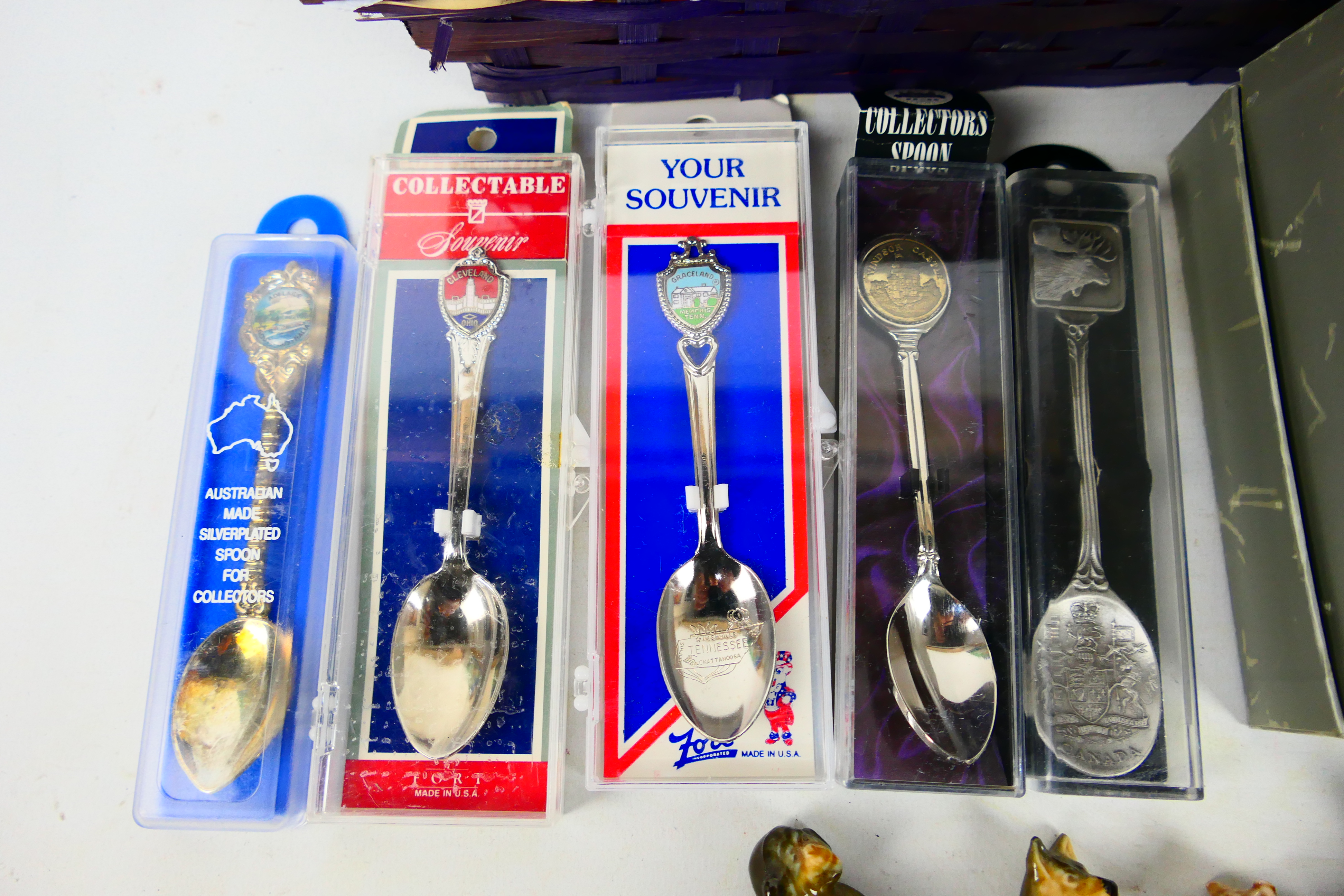 A quantity of collector spoons, - Image 4 of 6