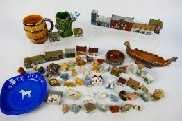 Wade - A collection of whimsies, whoppas, miniature buildings and other.