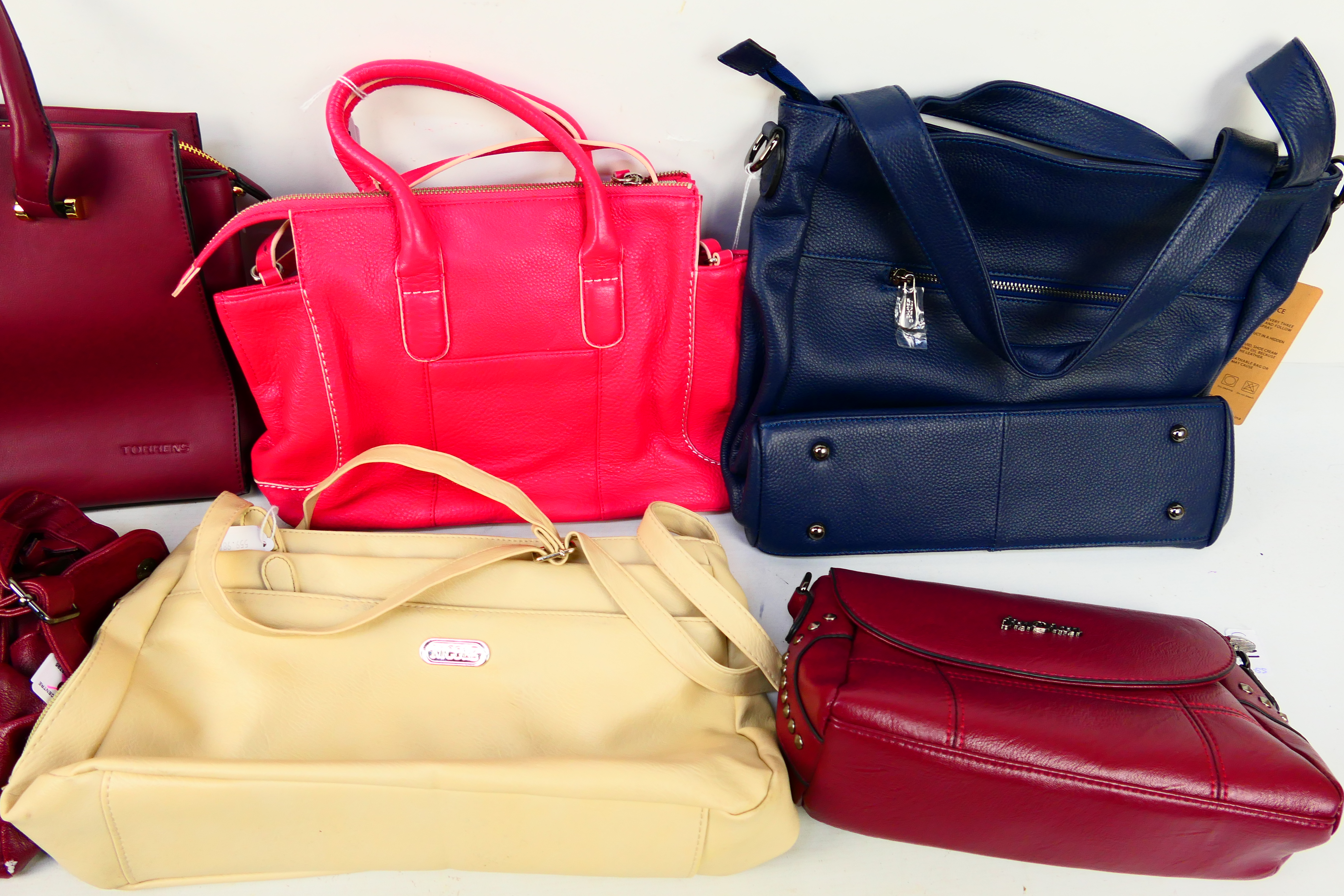 A collection of handbags to include Bolaishaxuan, S-Zone, Jindian and other. - Image 3 of 3