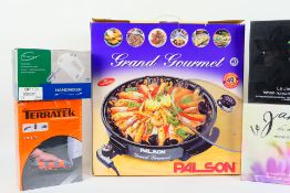 Lot to include a boxed Palson Grand Gourmet, Terratek cordless scissors, two Le Jardin gift sets.