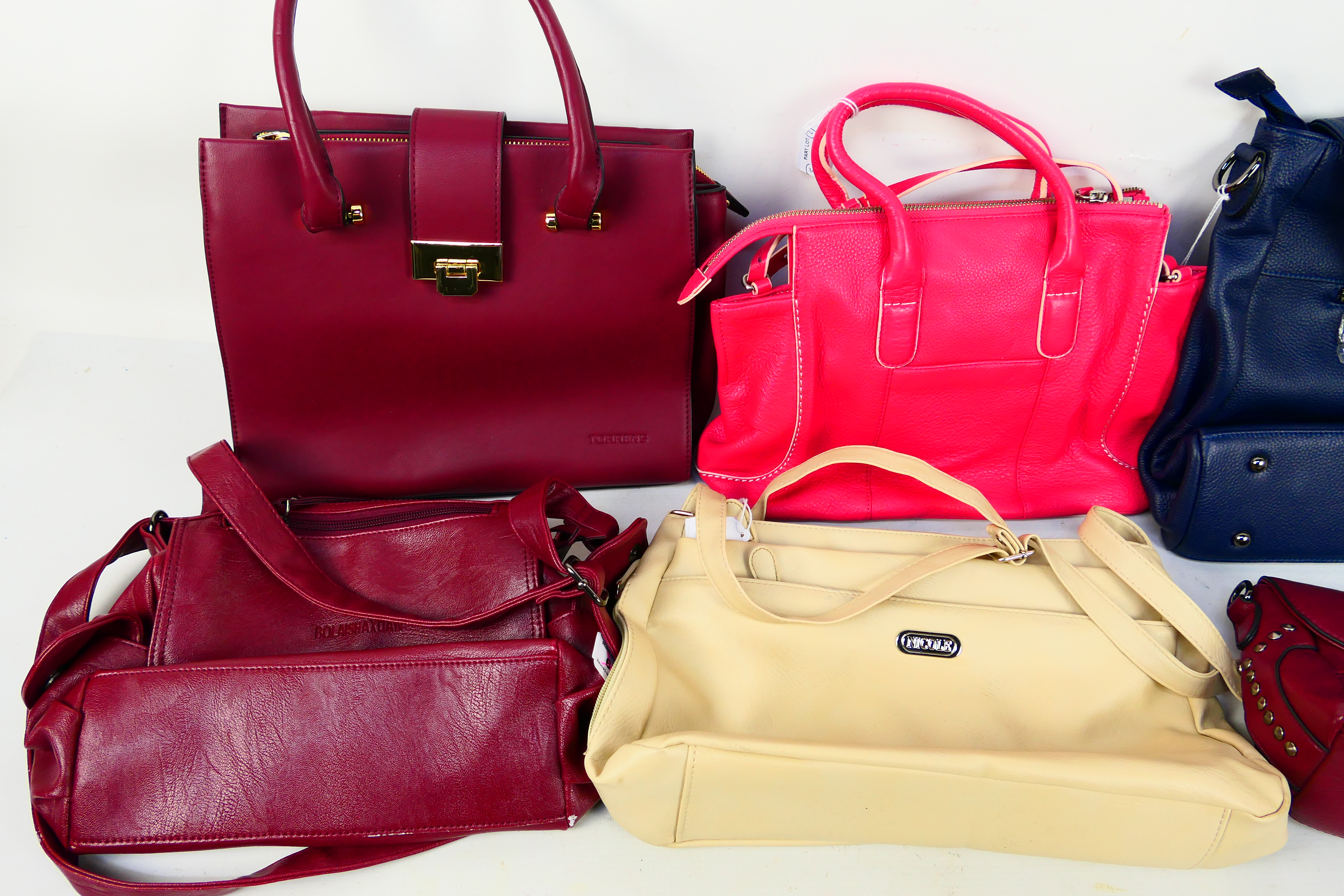 A collection of handbags to include Bolaishaxuan, S-Zone, Jindian and other. - Image 2 of 3