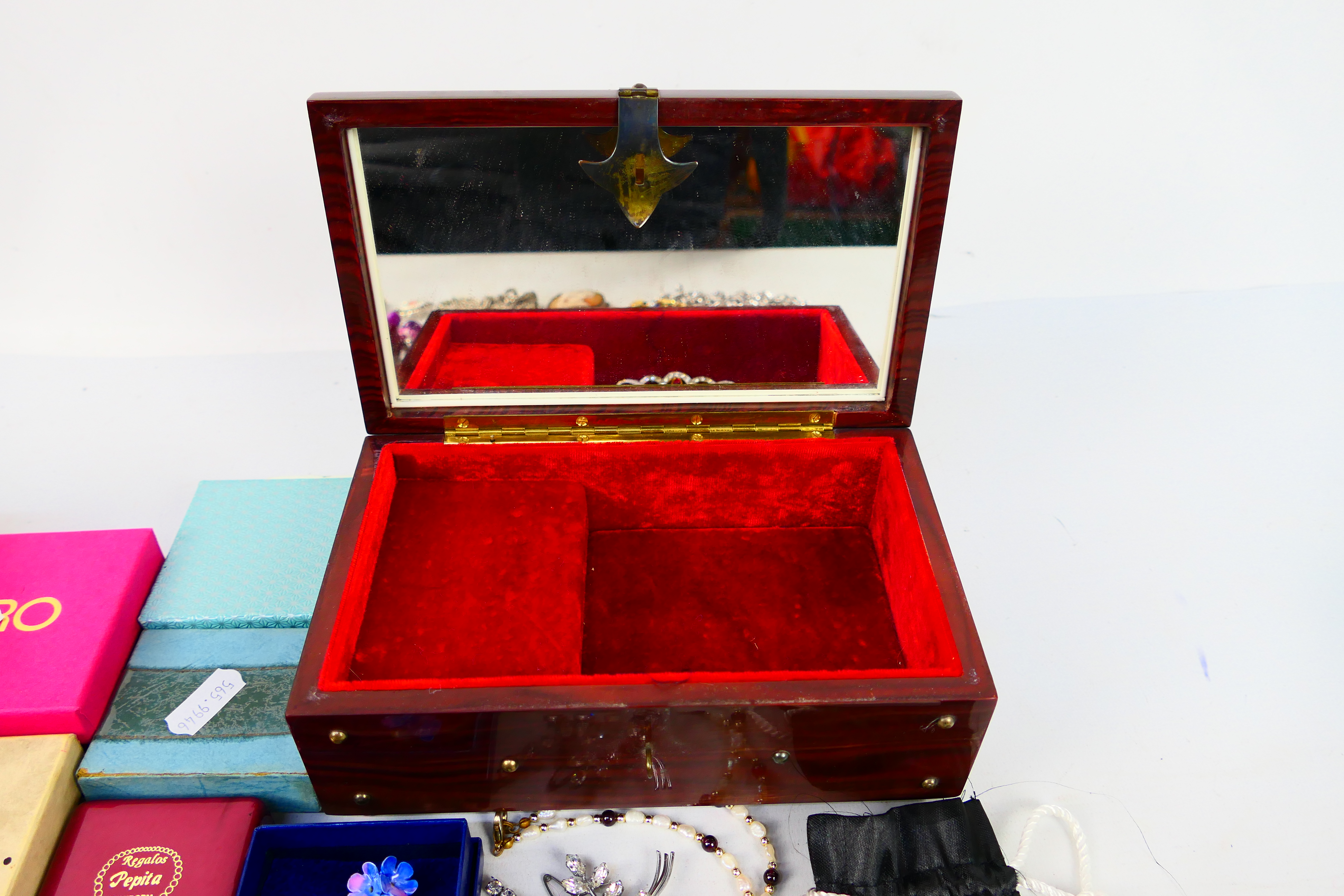 A jewellery casket containing a quantity of costume jewellery to include necklaces, - Image 8 of 8