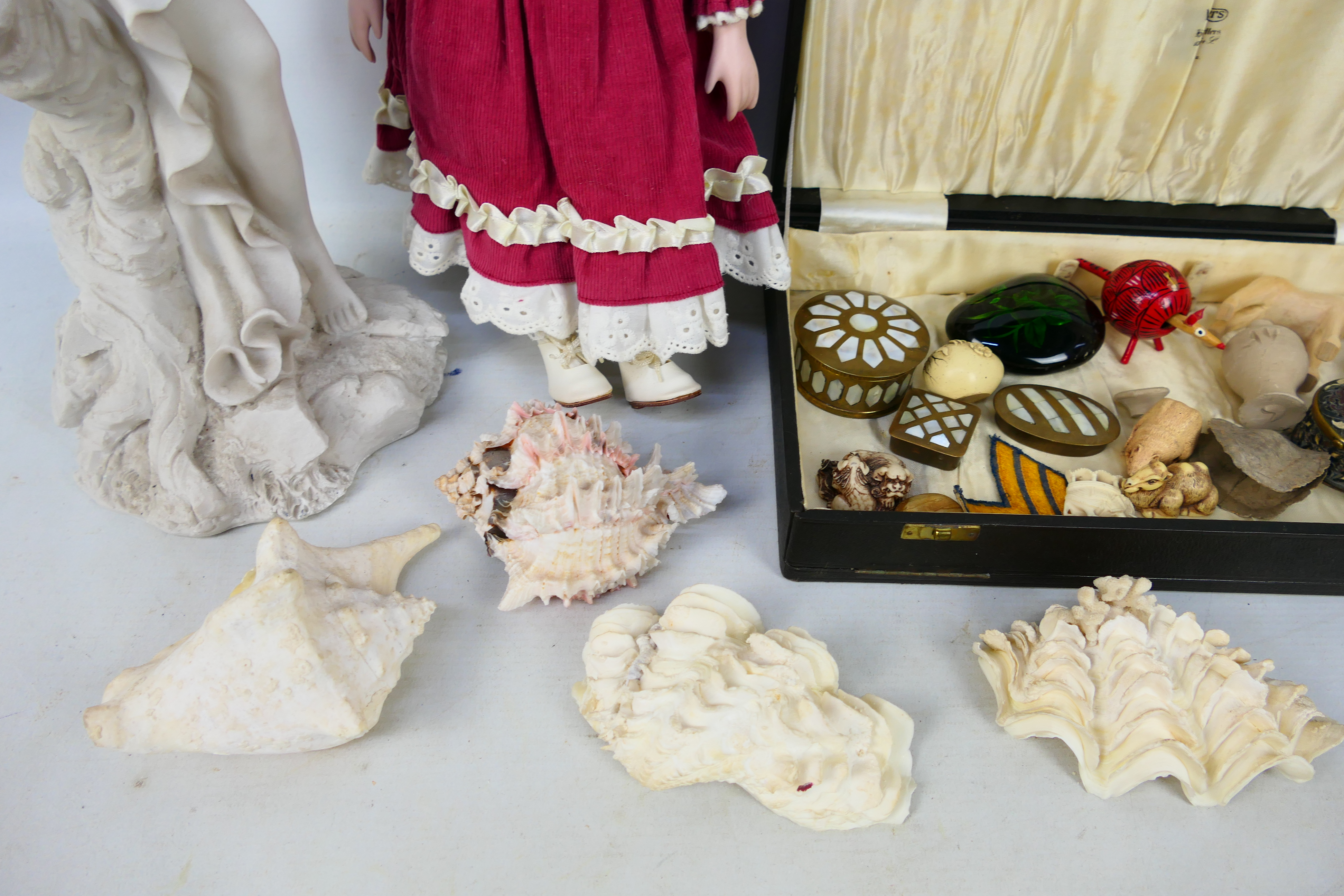 Mixed collectables to include trinket boxes, shells, doll and similar. - Image 3 of 4