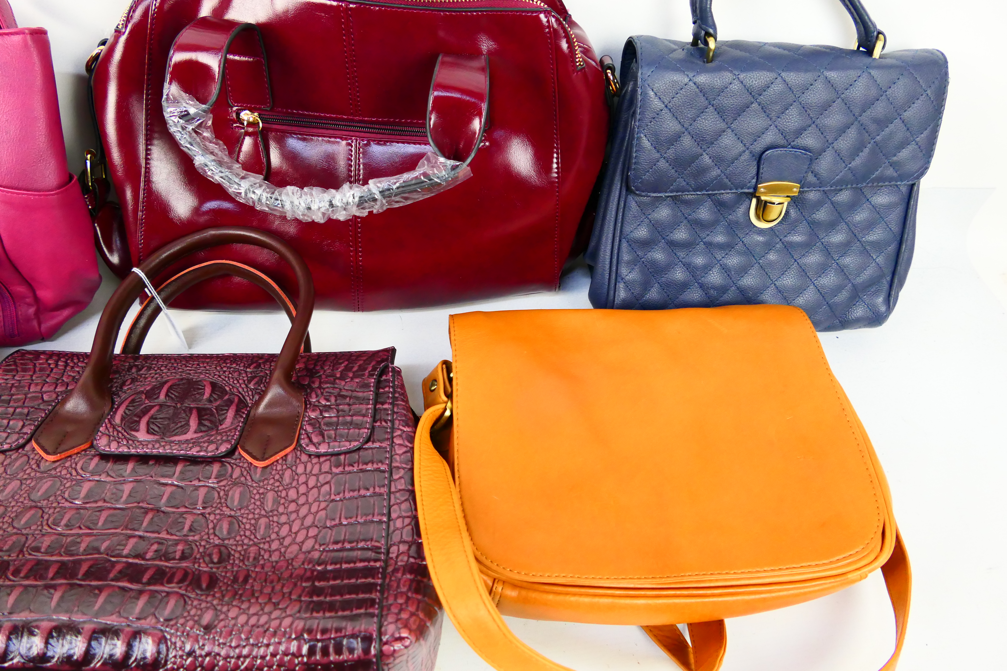 Handbags to include Catwalk Collection, Jobis, Vaschy, Hudson And James and similar. - Image 4 of 4