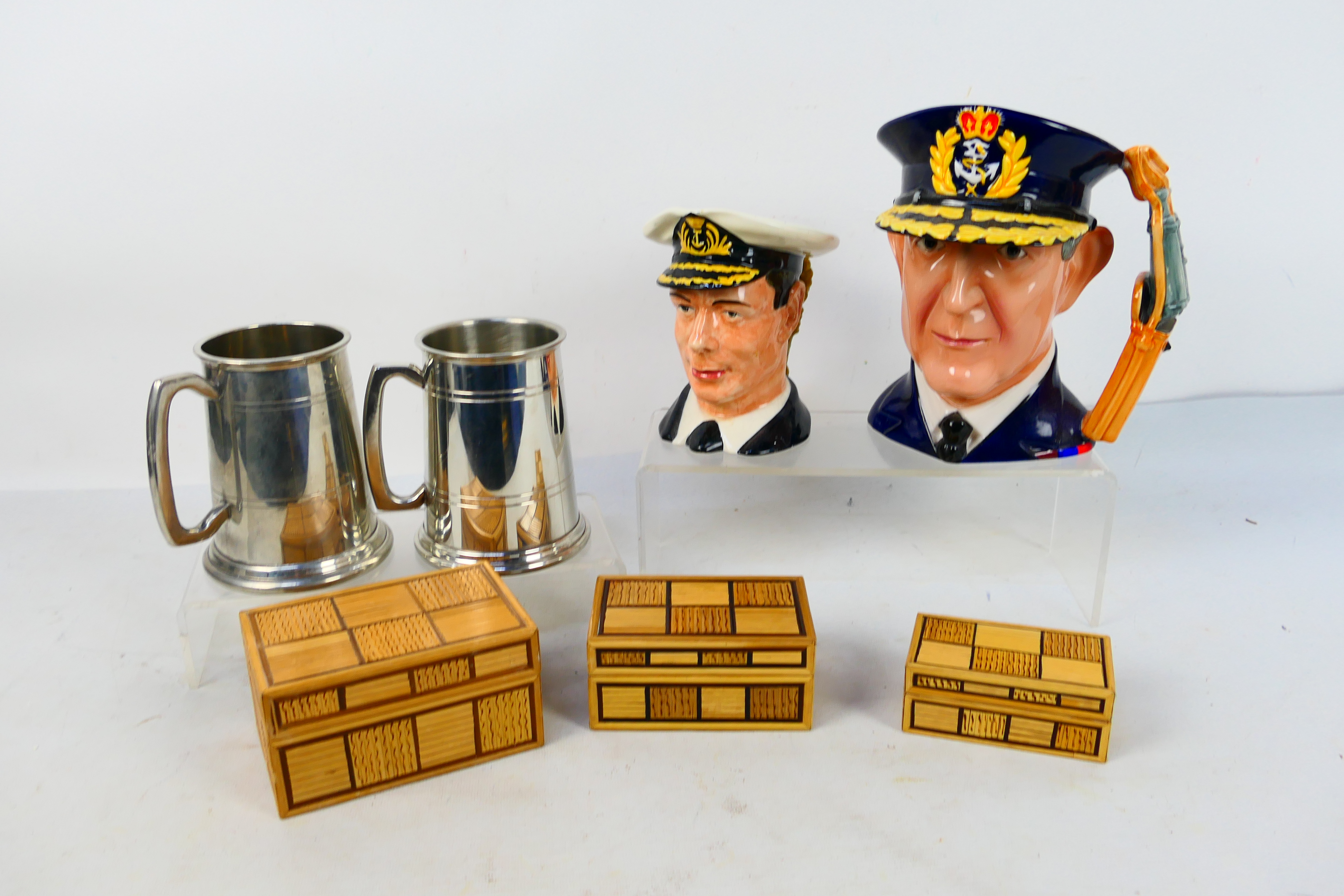 Lot to include graduated trinket boxes,