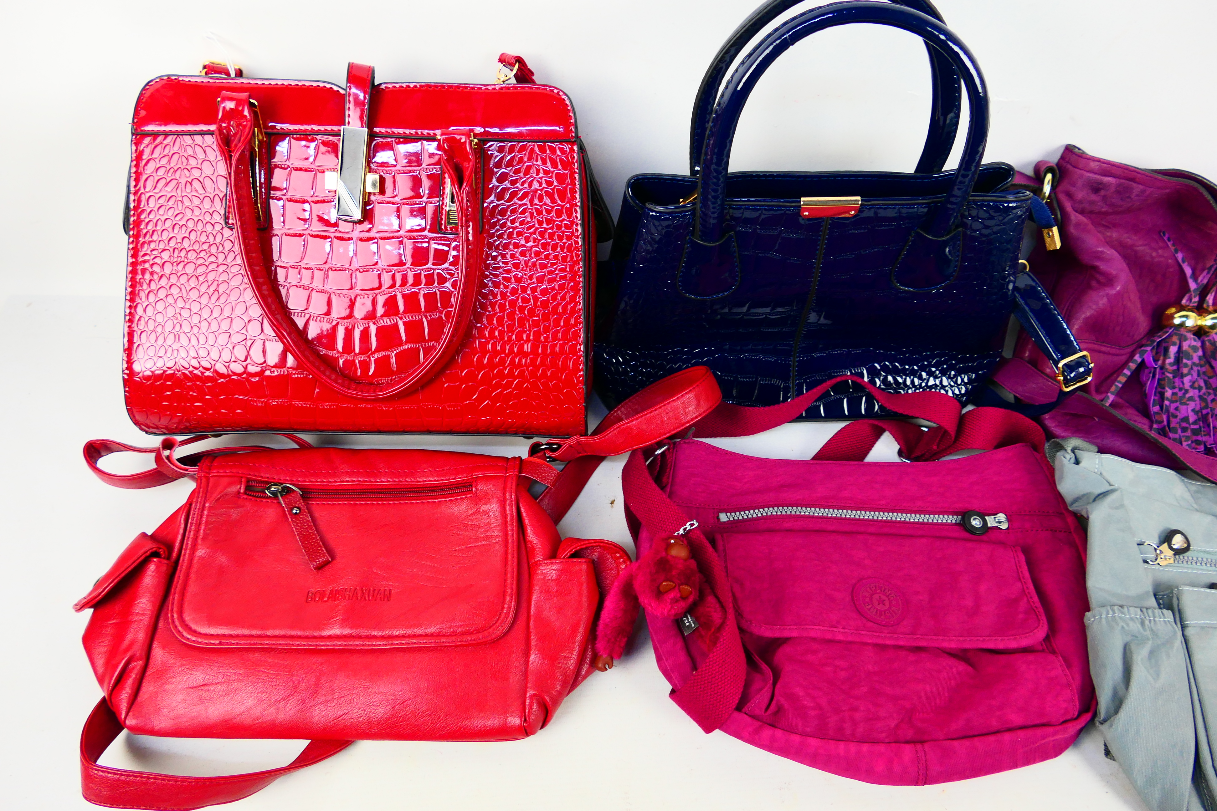 A collection of handbags to include Kipling, Bolaishaxuan, Huaeryouyue, Mulberry and other. - Image 2 of 4