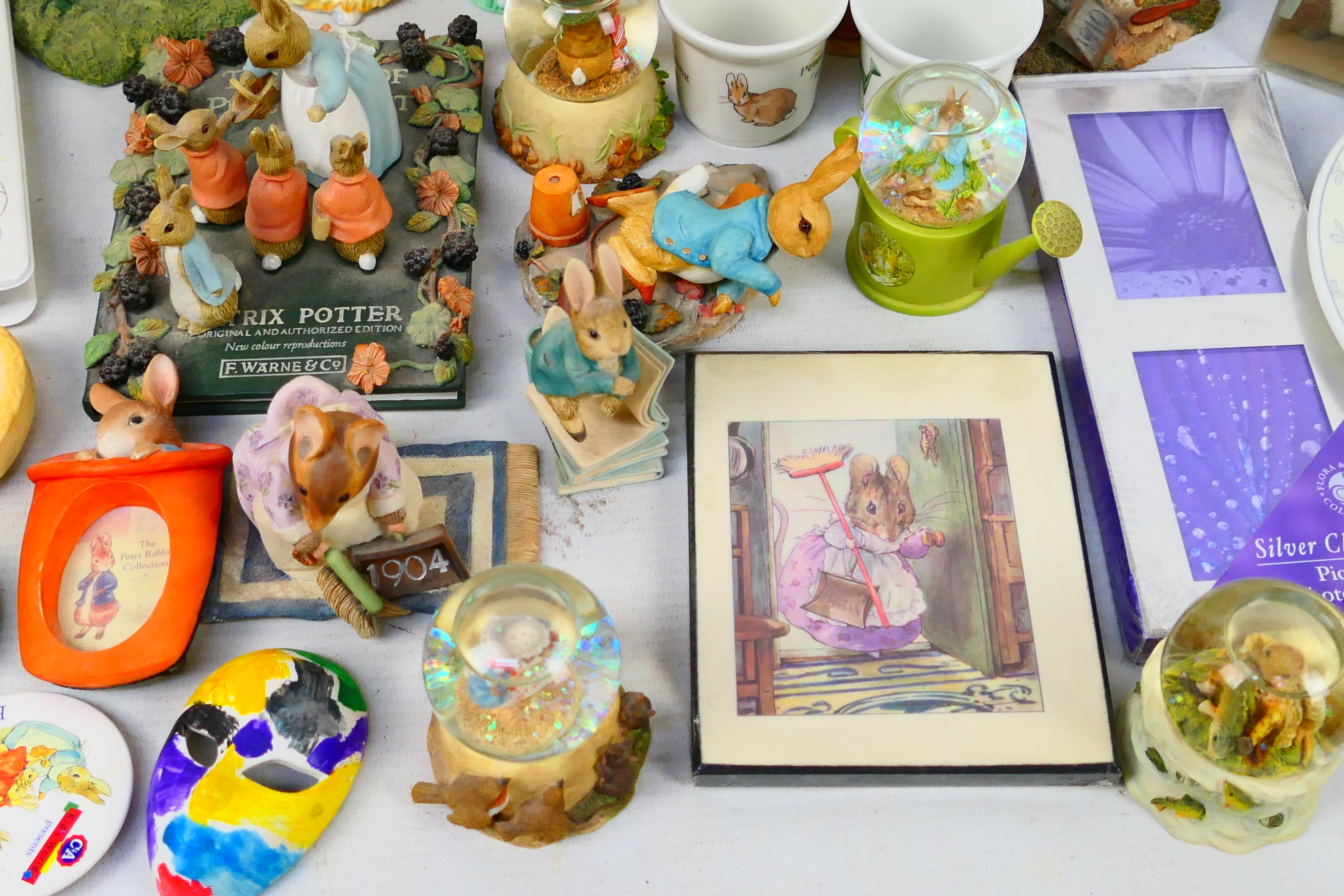 Beatrix Potter related items to include Beswick / Royal Doulton figures, further ceramics, - Image 5 of 7