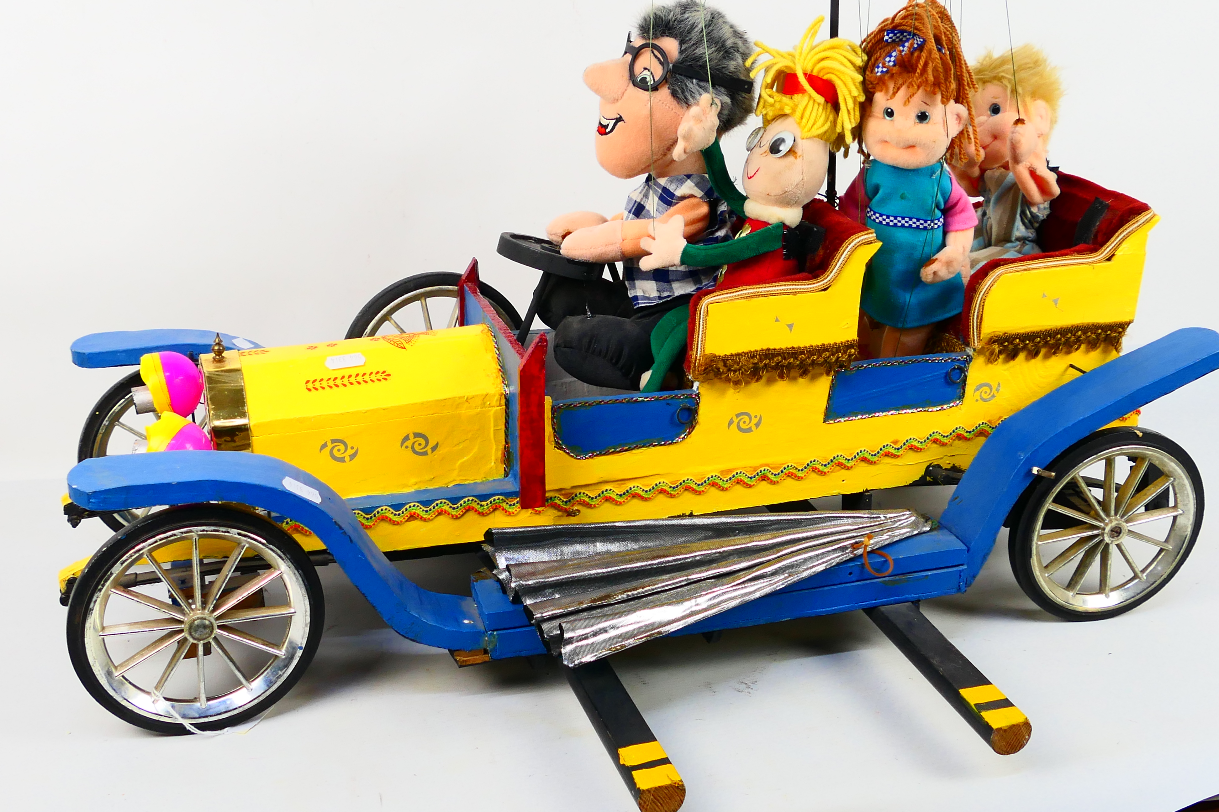 Marionettes - Chitty Chitty Bang Bang. - Image 3 of 7