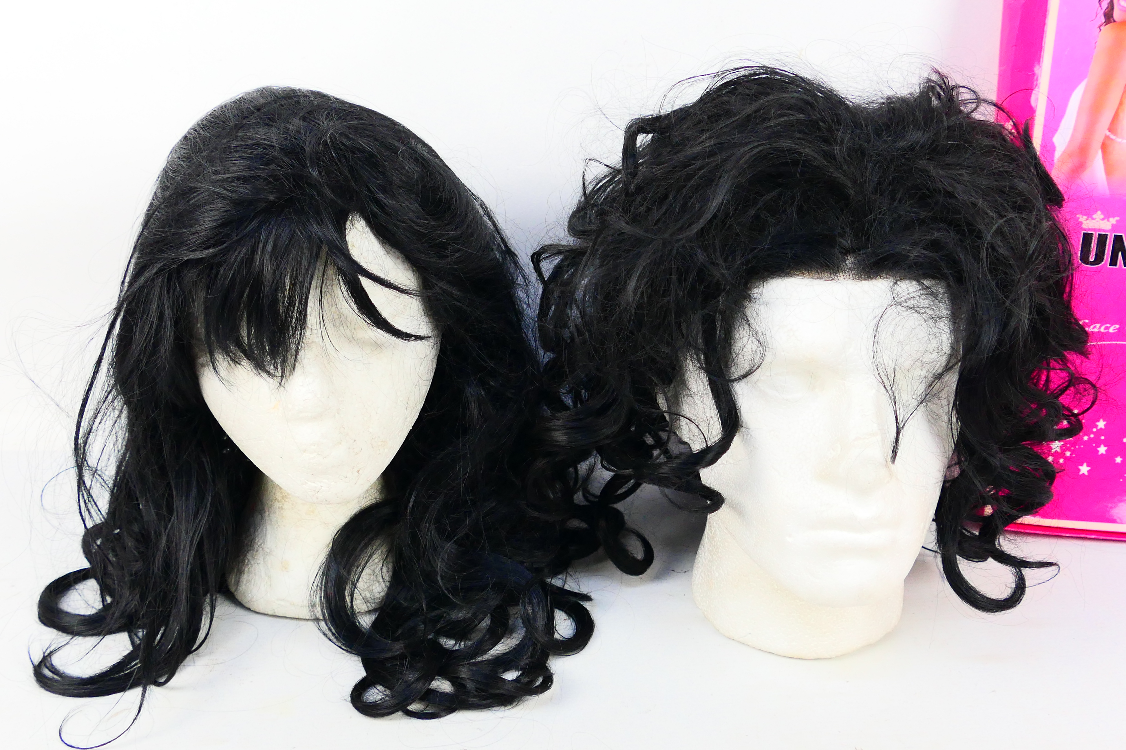 Wigs - A selection of Costume / Theatre wigs appearing in Good to Excellent condition. - Image 6 of 12